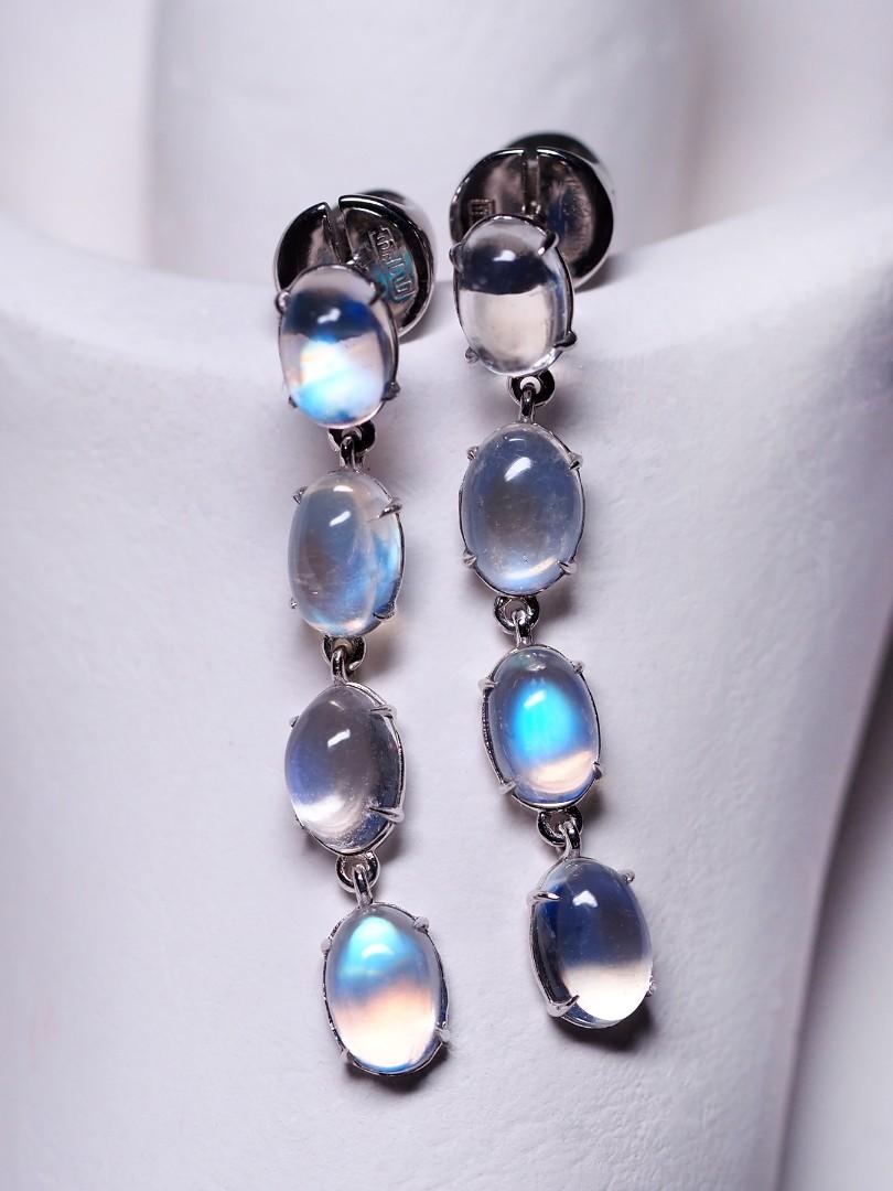 14K white gold earrings with natural Moonstone
moonstone origin - Burma
stone measurements - 0.16 х 0.24 in / 4 х 6 mm
stone weight - 4.5 carats
earrings length - 1.26 in / 32 mm
earrings weight - 3.35 grams


We ship our jewelry worldwide – for our