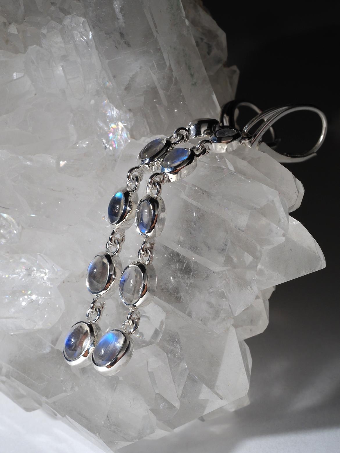 Long Moonstone Silver Earrings Blue High Quality Gemstone In New Condition For Sale In Berlin, DE