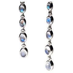 Boucles d'oreilles longues en argent et pierres de lune bleues de haute qualité