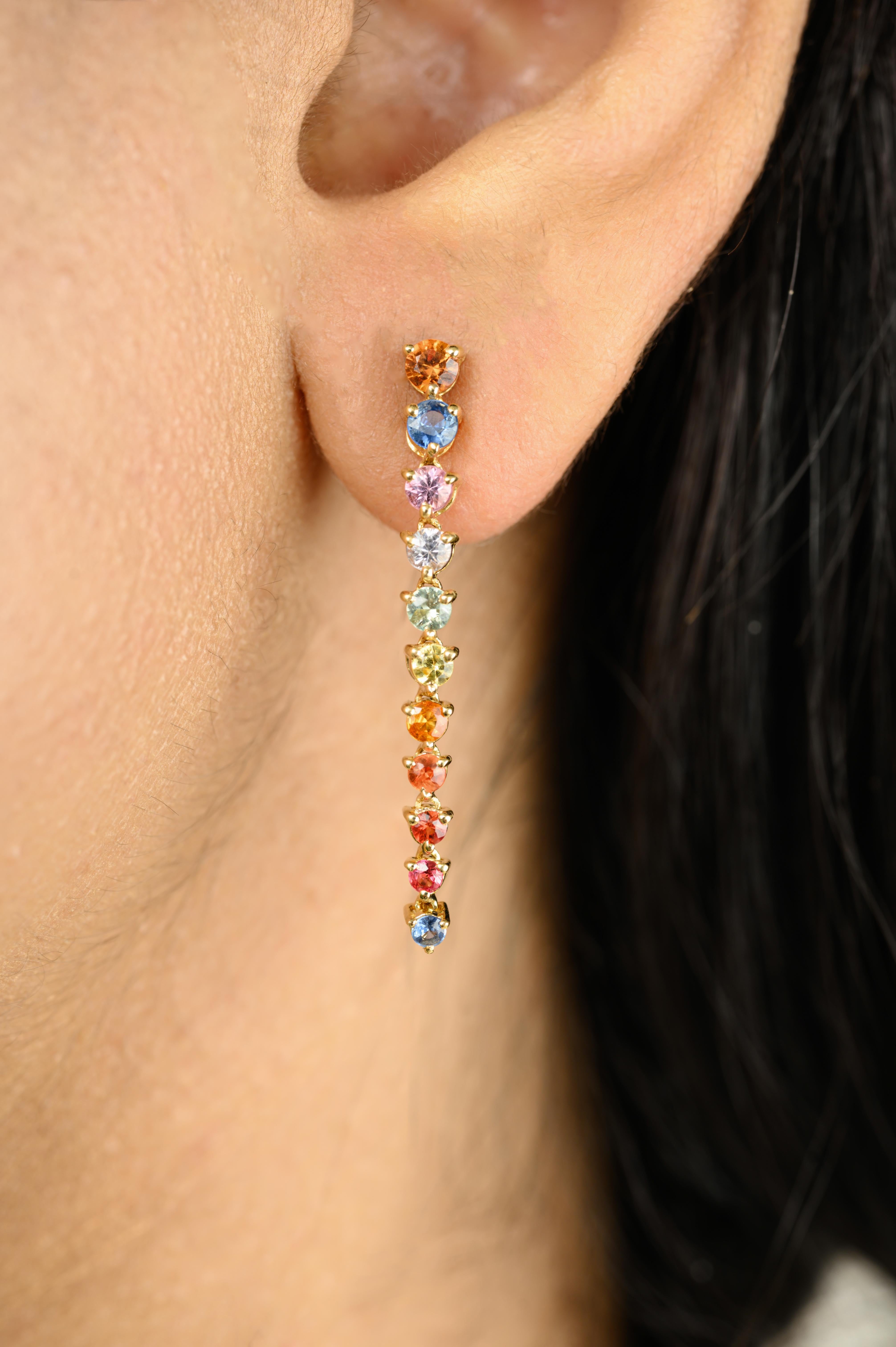 Boucles d'oreilles pendantes en or jaune 18k avec saphirs multiples Cadeau de haute joaillerie Pour femmes en vente