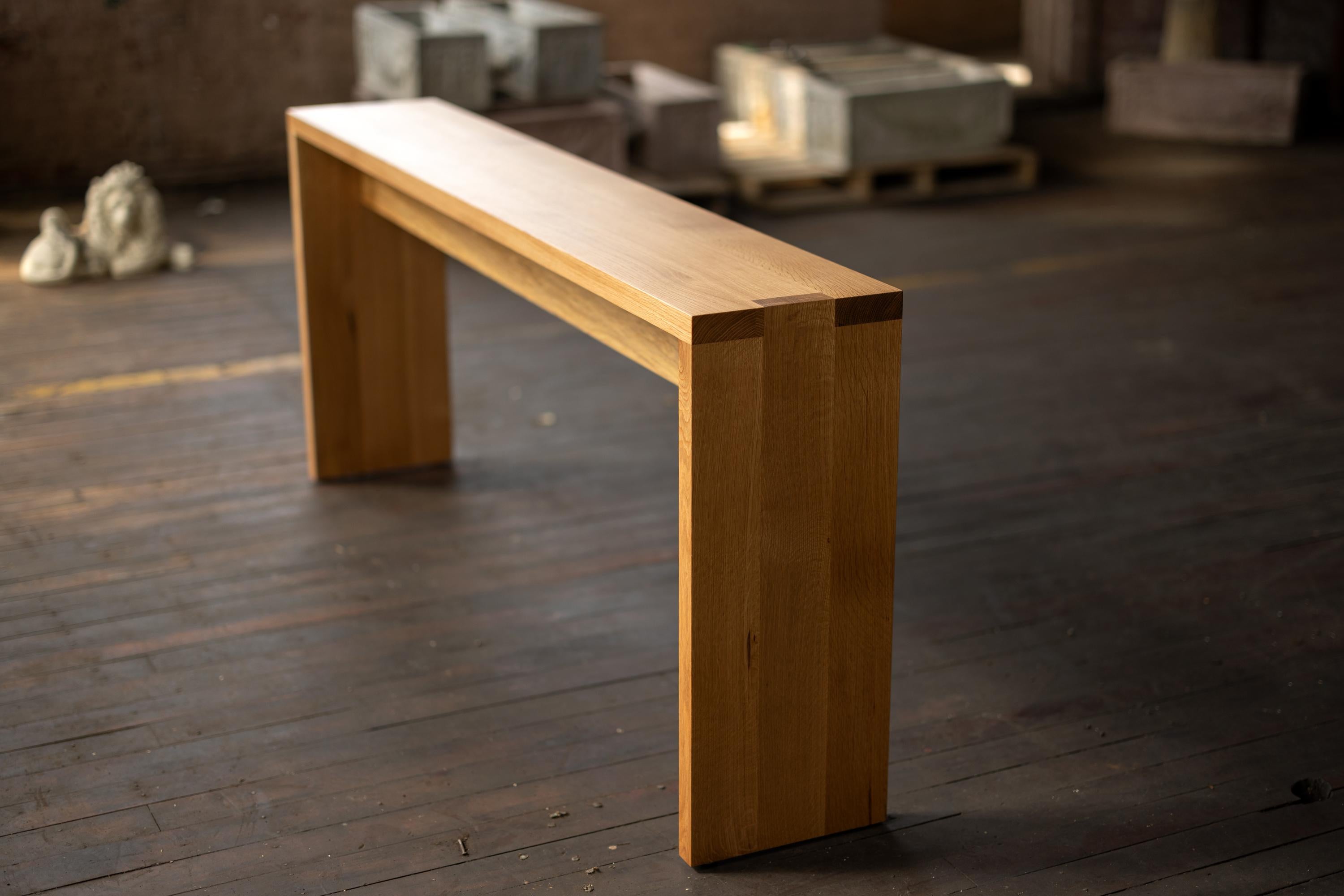 American Craftsman Table console longue et étroite en chêne blanc avec joints en forme de boîte par Alabama Sawyer en vente