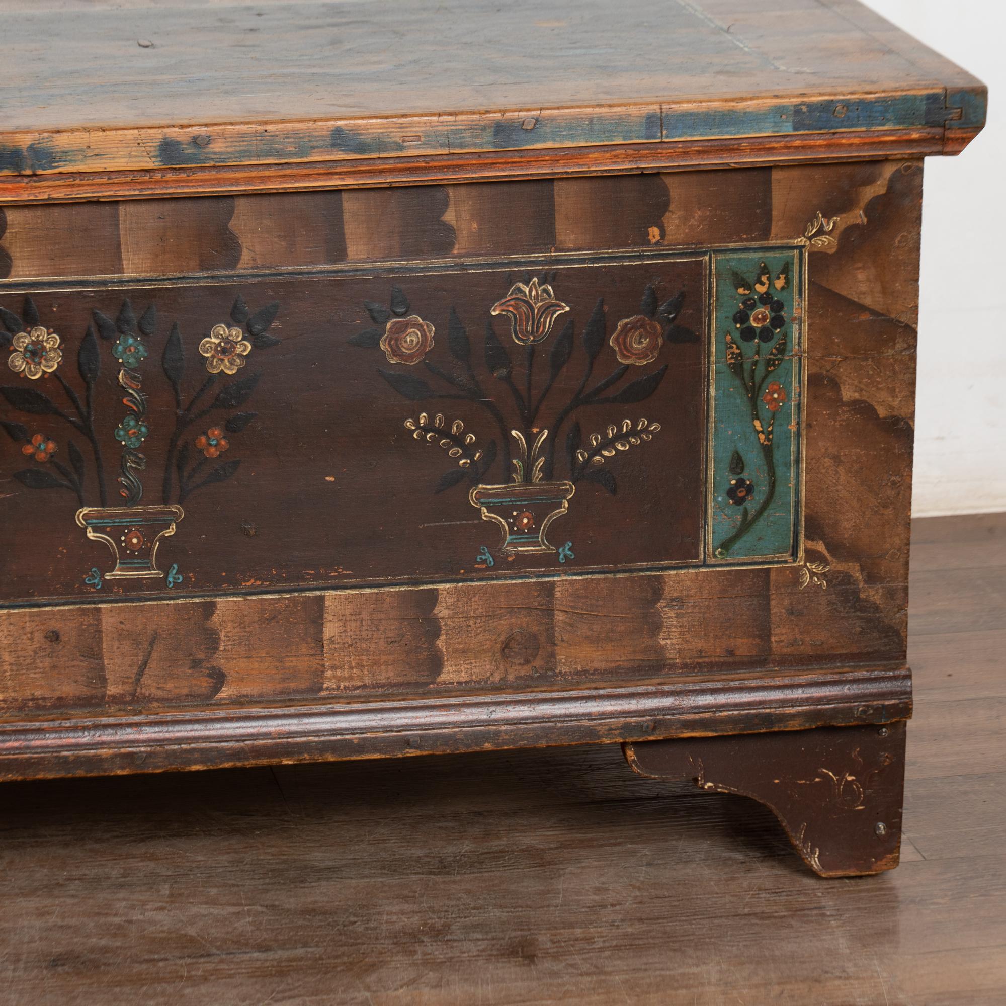 Long Narrow Original Painted Trunk Bench with Storage dated 1921 For Sale 9