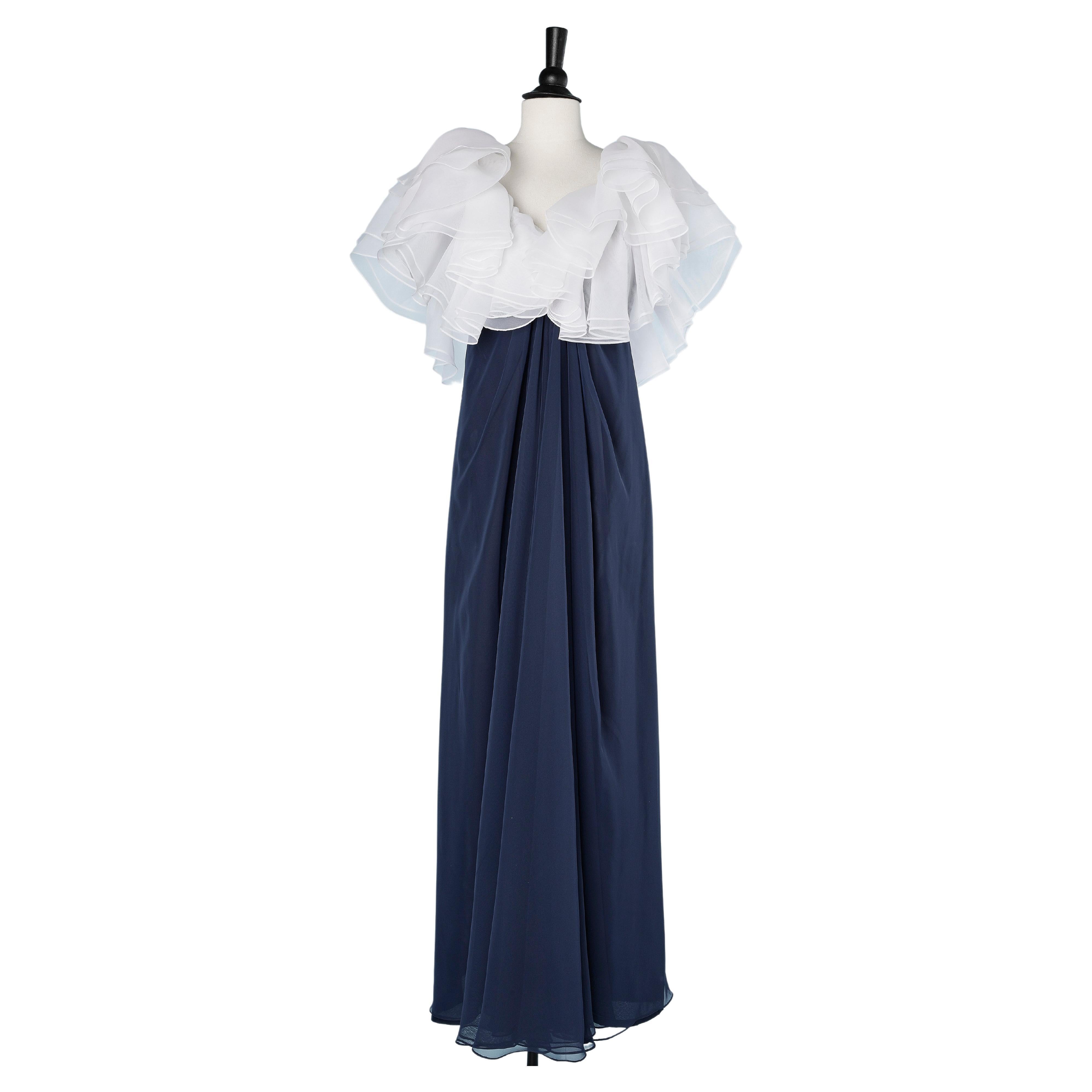 Langes marineblaues Abendkleid aus Chiffon mit weißem flauschigem Ausschnitt Victor Costa  im Angebot