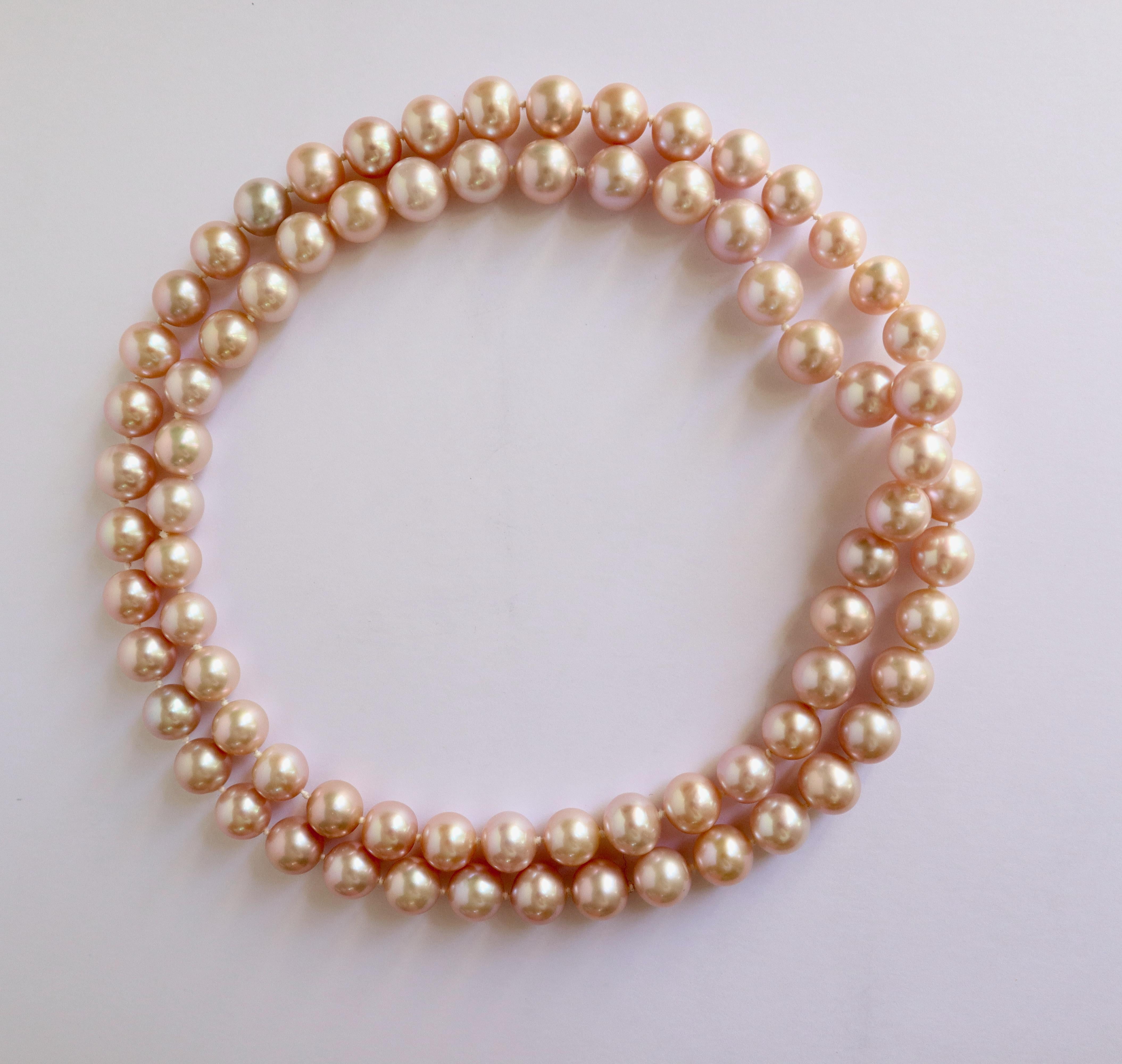 Long Necklace of Pink Cultured Pearls 10.5 to 11mm 84 cm In Good Condition For Sale In Paris, FR