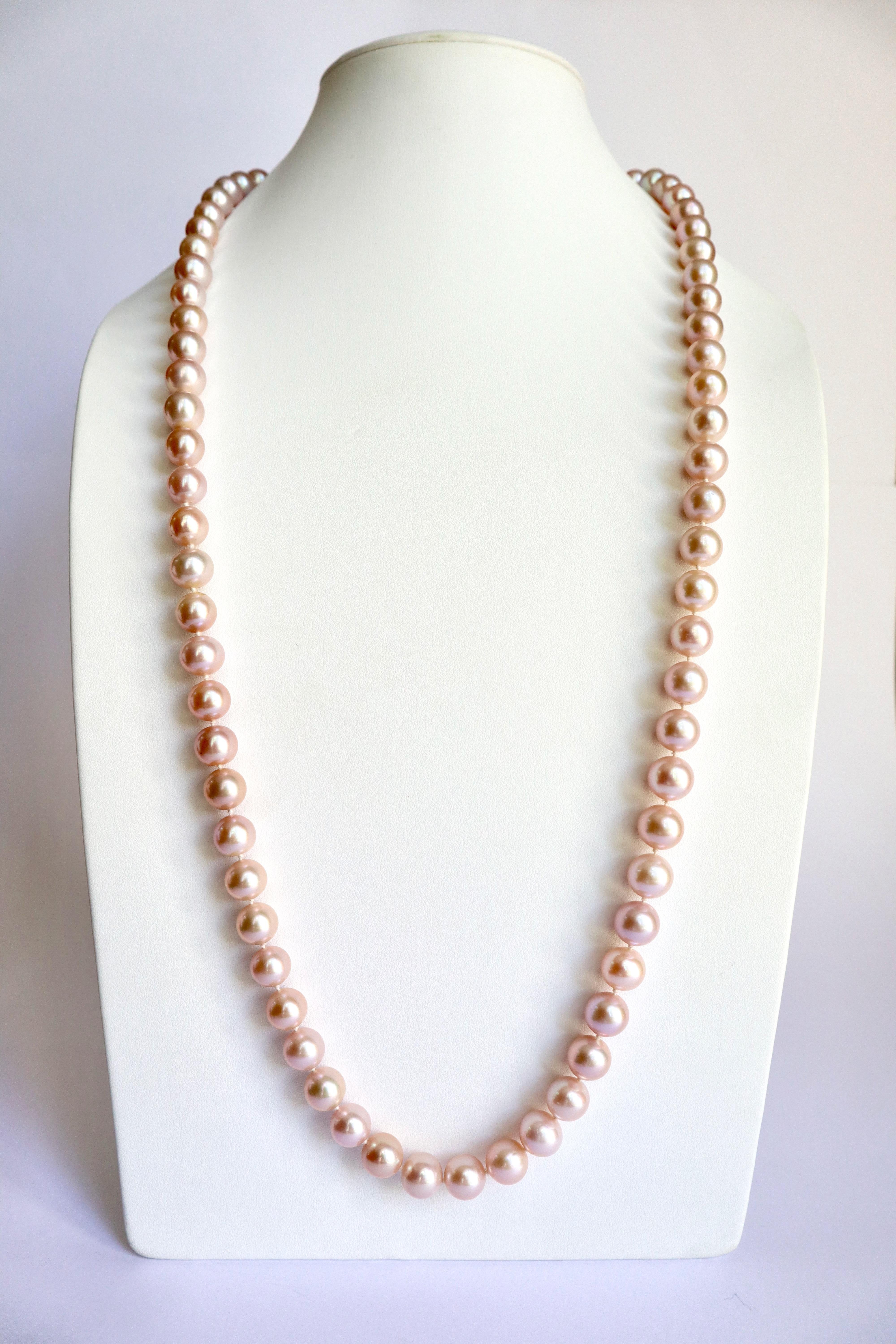 Long Necklace of Pink Cultured Pearls 10.5 to 11mm 84 cm For Sale 1