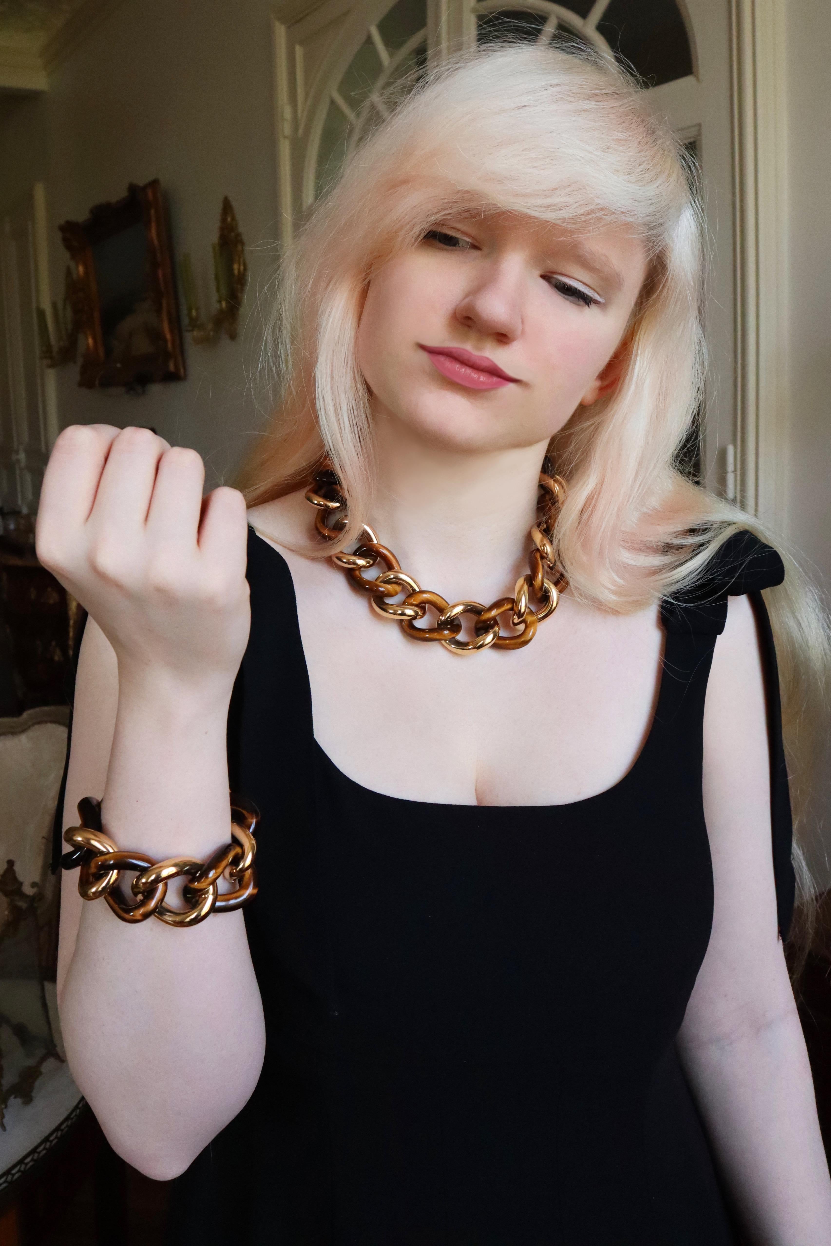 Mixed Cut Long Necklace or Necklace and Bracelet in 18 Carats Yellow Gold and Agate 3 in 1 For Sale