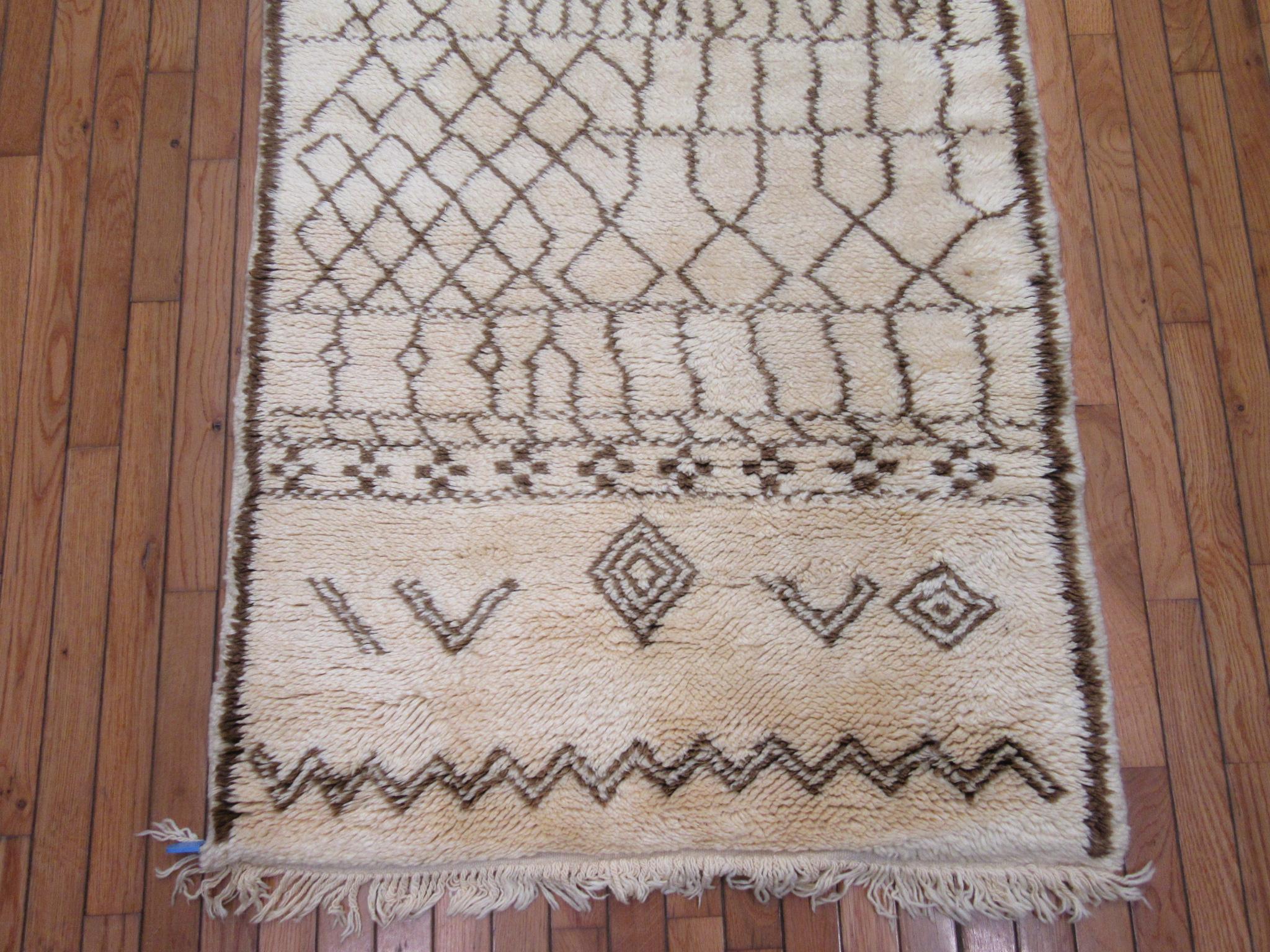 Modern Long New Hand Knotted Wool Moroccan Runner Rug For Sale