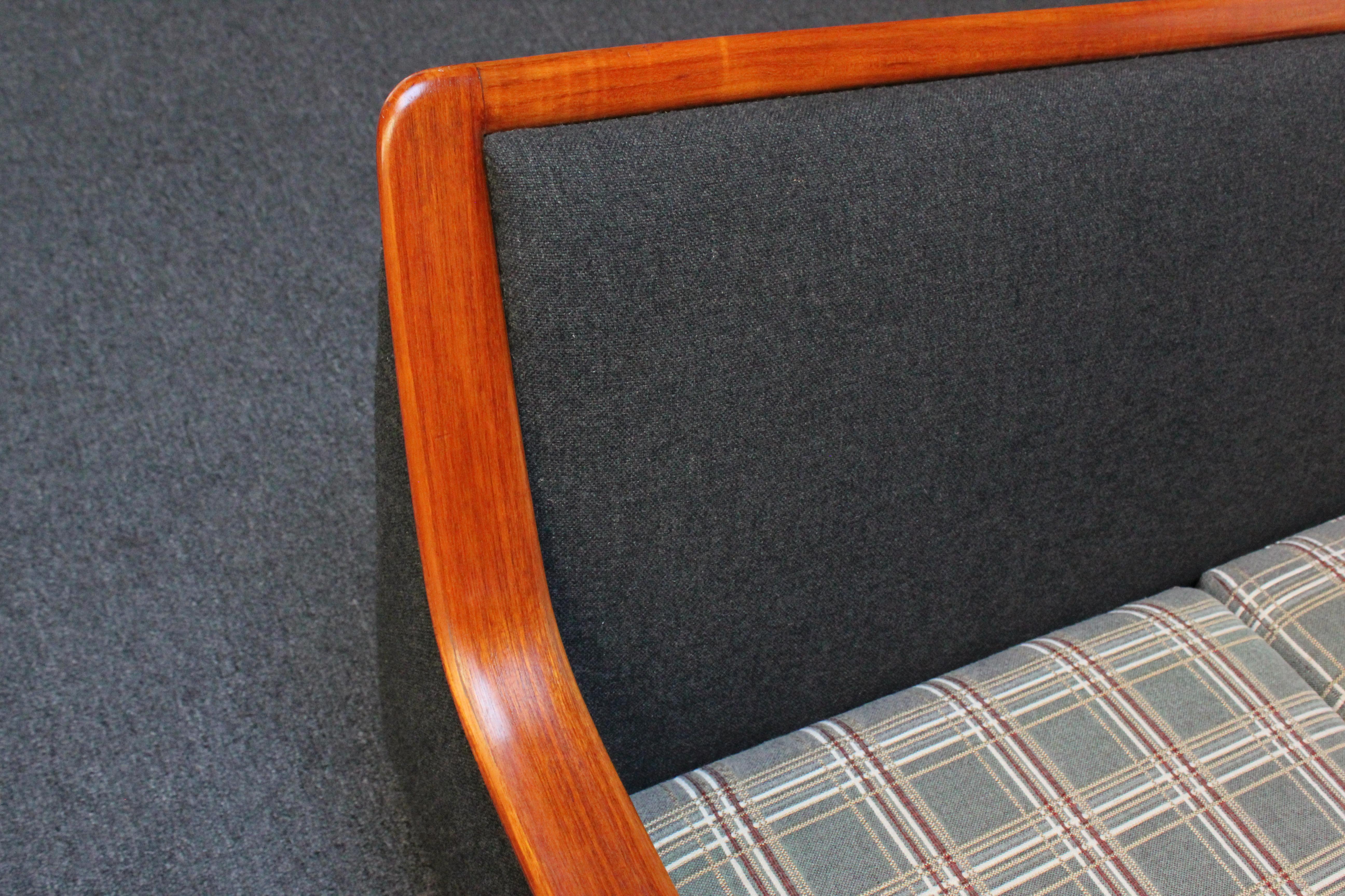 Long Norwegian Modern Exposed Teak Sofa with Original Upholstery For Sale 11
