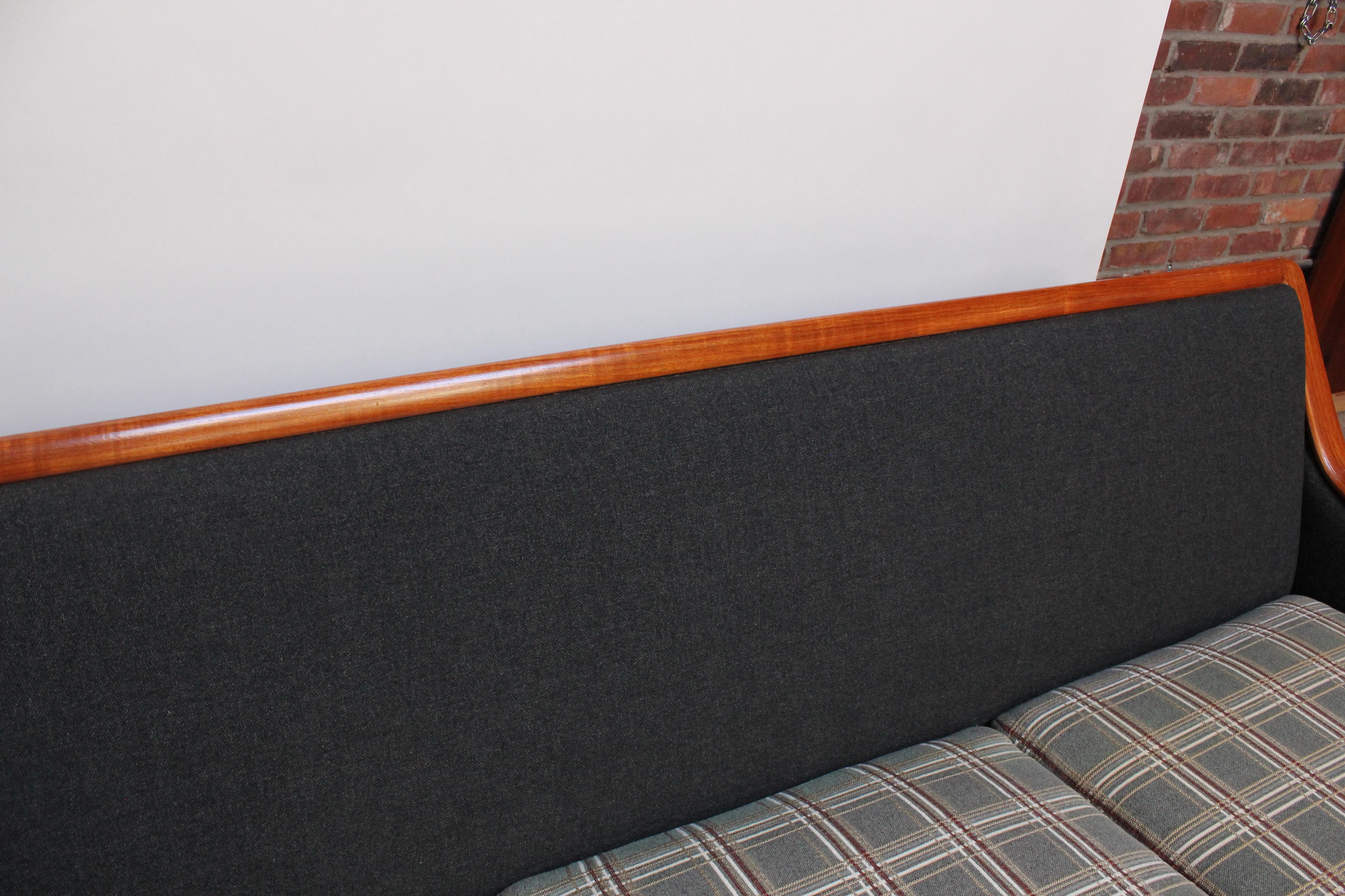 Long Norwegian Modern Exposed Teak Sofa with Original Upholstery For Sale 14