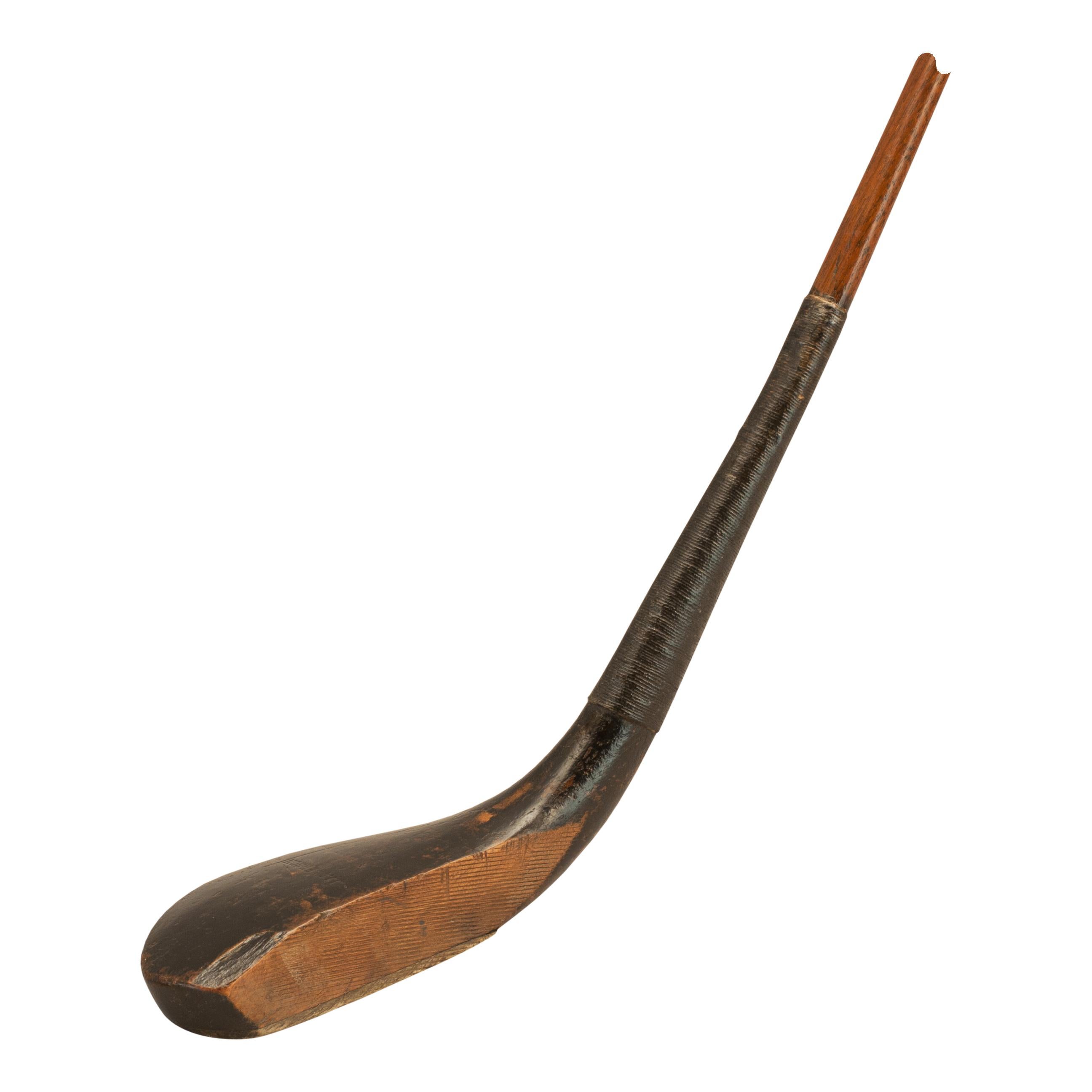 Antique, Scared Head , Long Nose Golf Club by J. Anderson.
An elegant scared head long nose play club by Jamie Anderson of St Andrews. This great looking club is also known as a driver and is with a lead weight to the rear, three extra lead weights