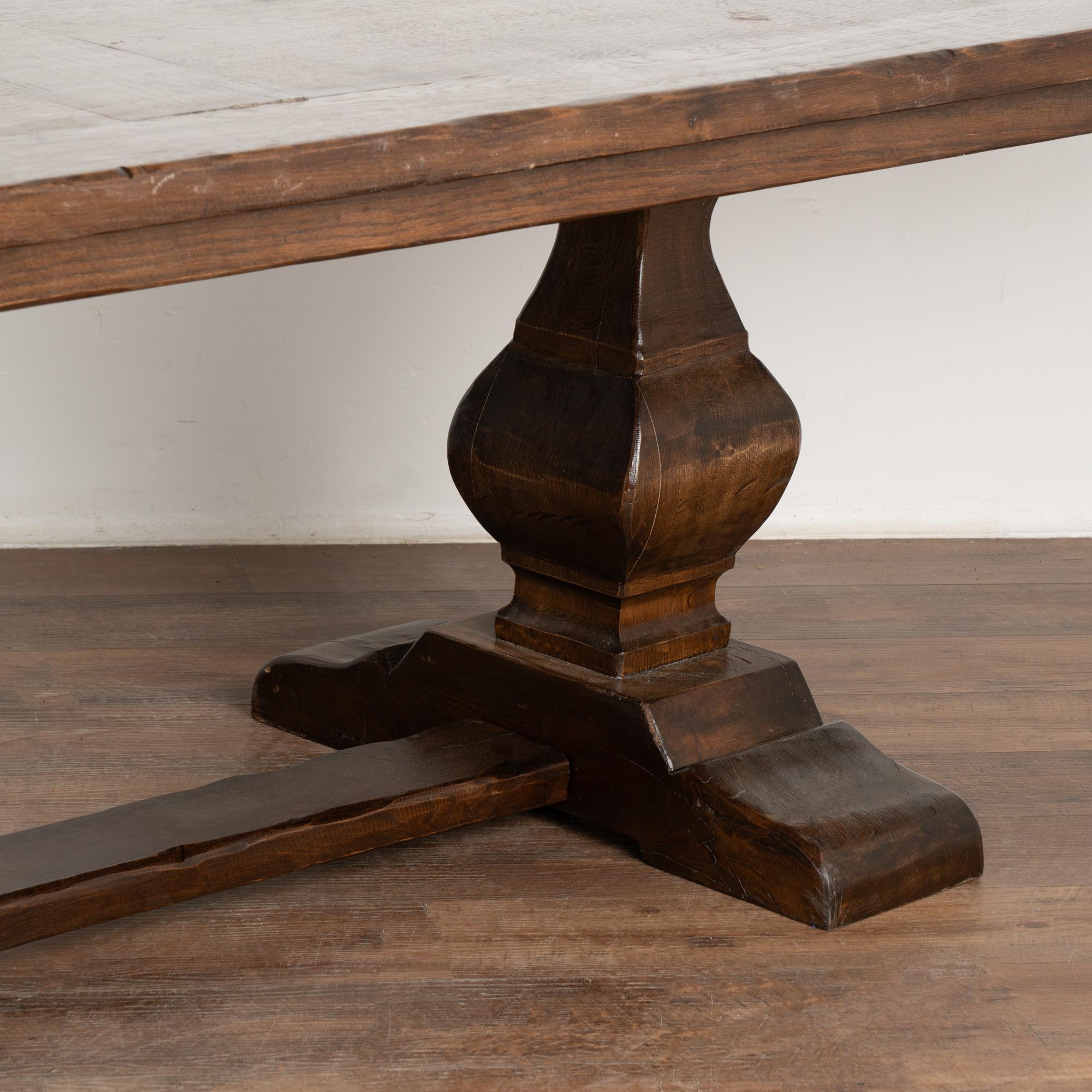 Long Oak Dining Table, France circa 1960 For Sale 6