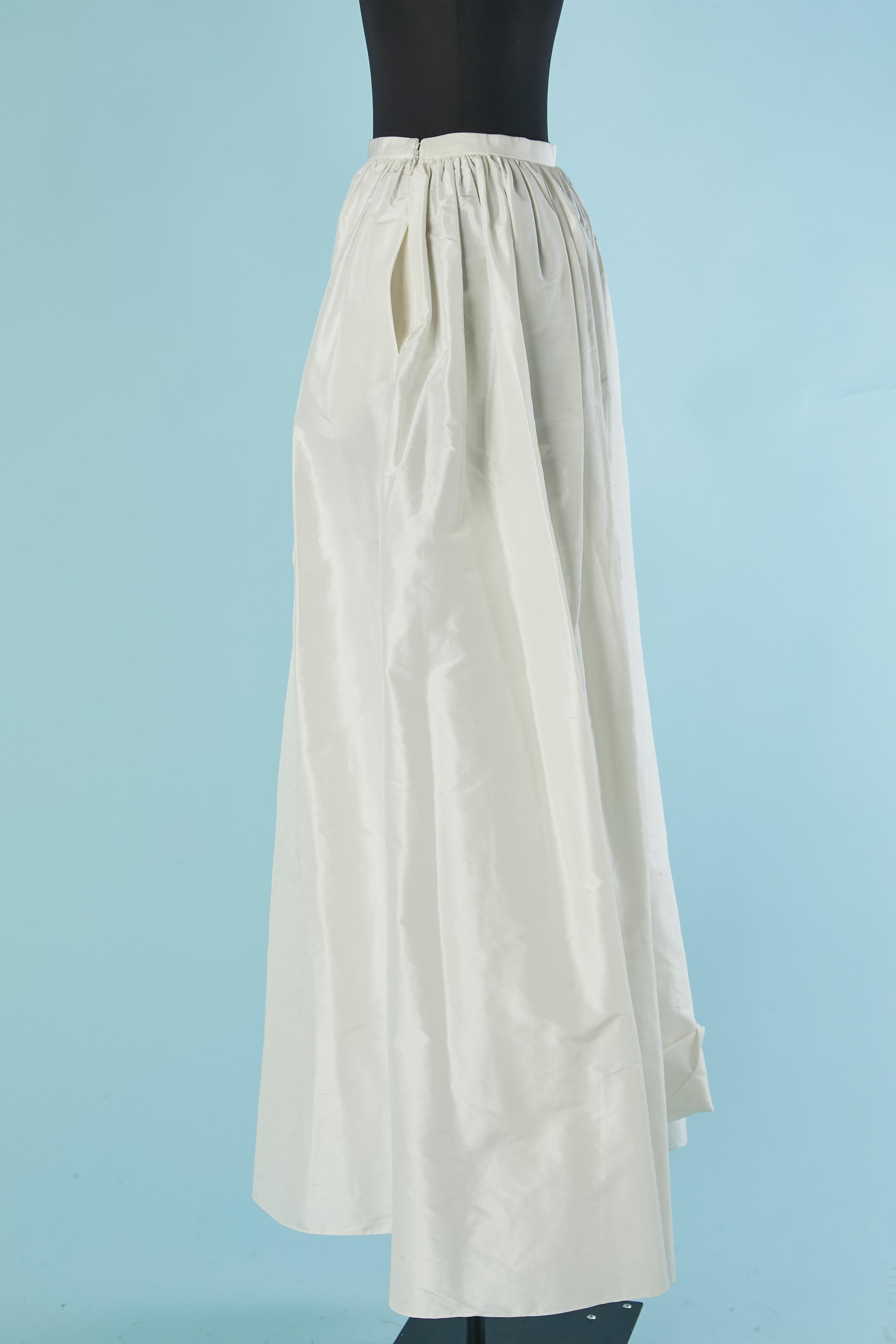 Longue jupe en soie écrue blanc cassé avec fronces à la taille CHRISTIAN DIOR Pour femmes en vente