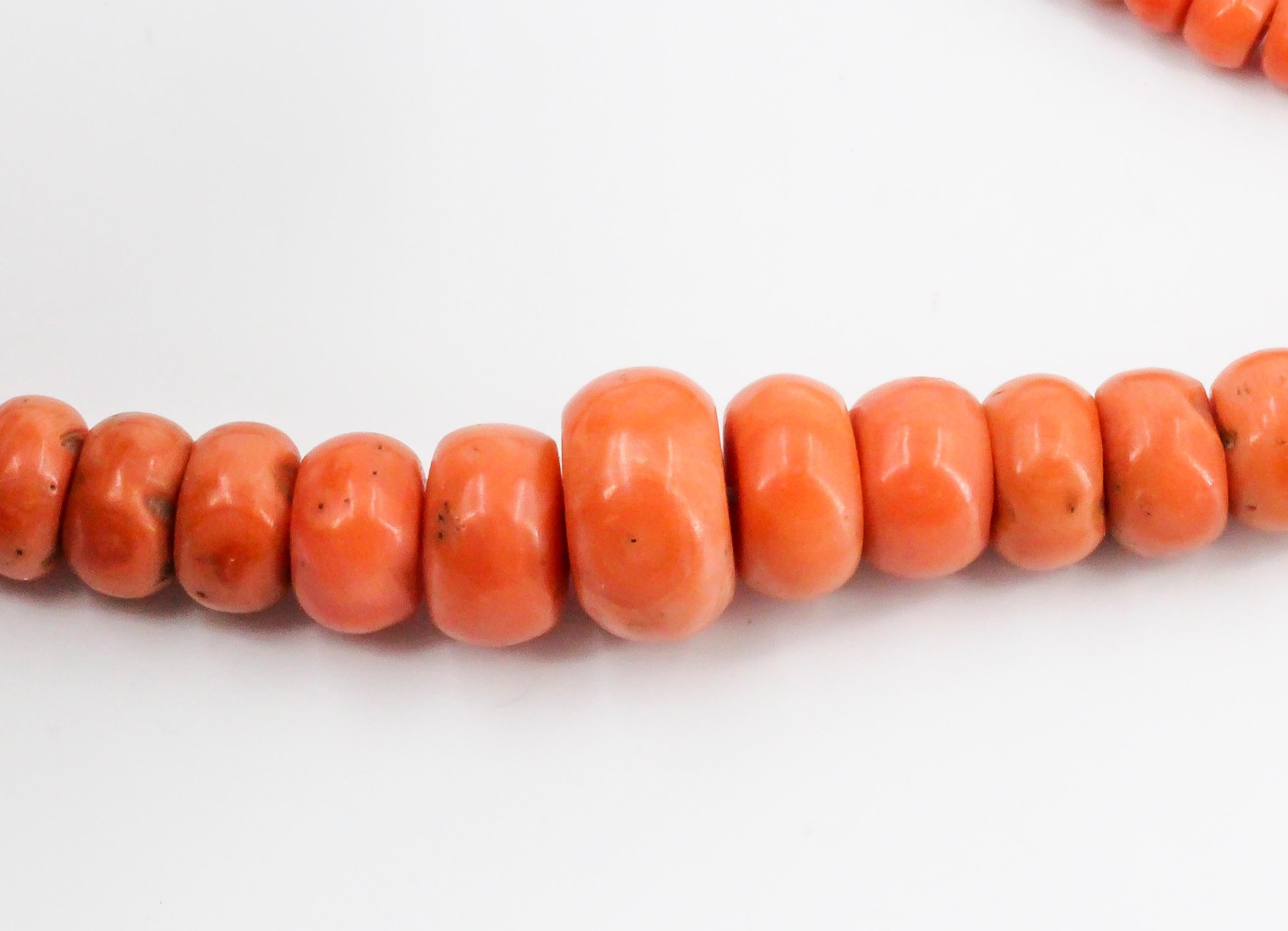 Long Oriental Coral Bead Necklace In Good Condition For Sale In New York, NY