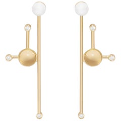 Long Parallel Earring Rock Crystal Pearl Diamond in 18 Karat