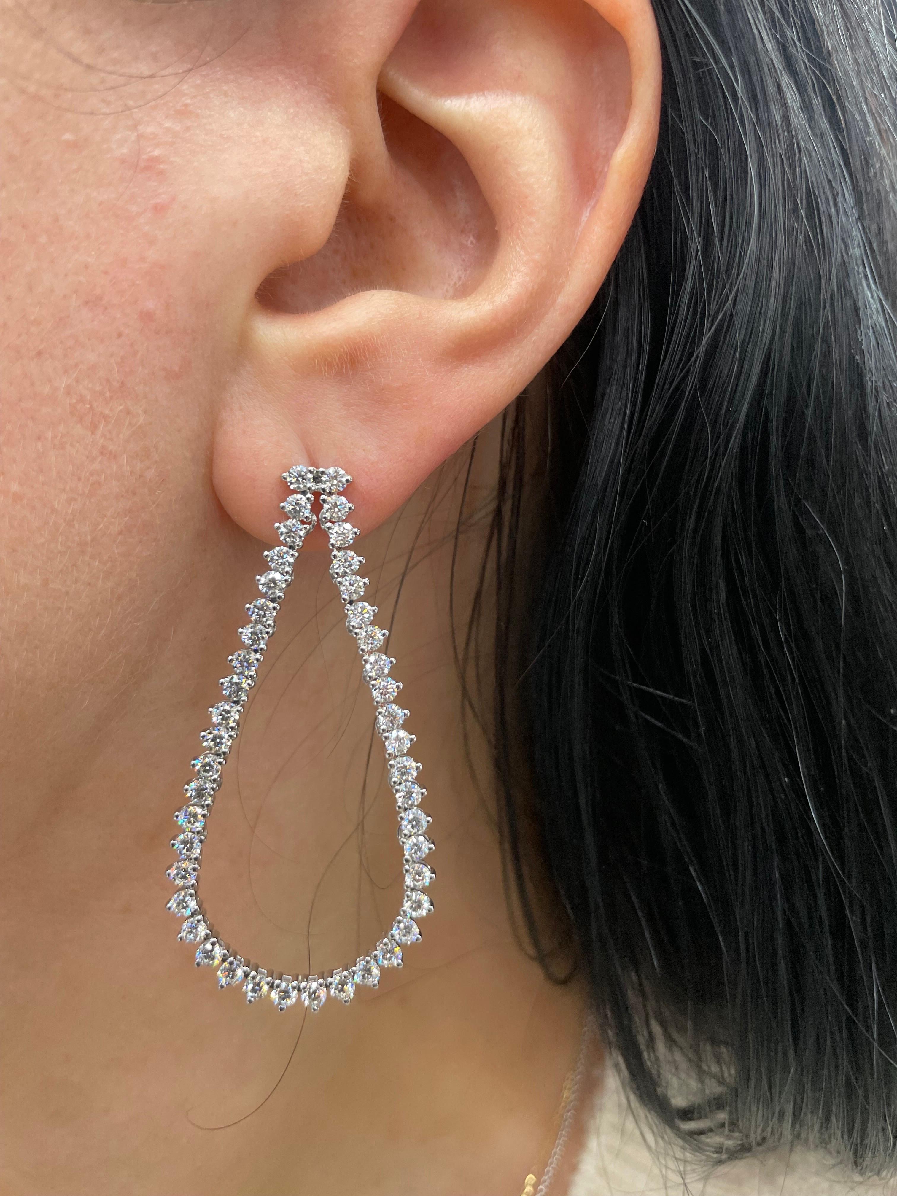 Long Pear Motif Diamond Drop Earring 4.19 Carats 18 Karat White Gold 2 Inches In New Condition For Sale In New York, NY