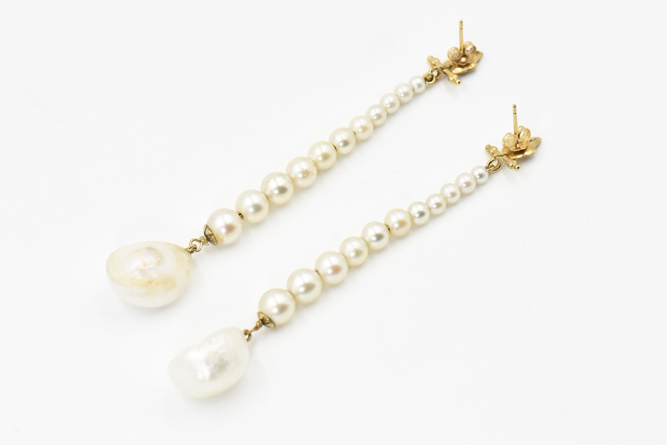 Lange tropfenförmige Ohrringe aus Gelbgold mit Perlen für Damen oder Herren im Angebot