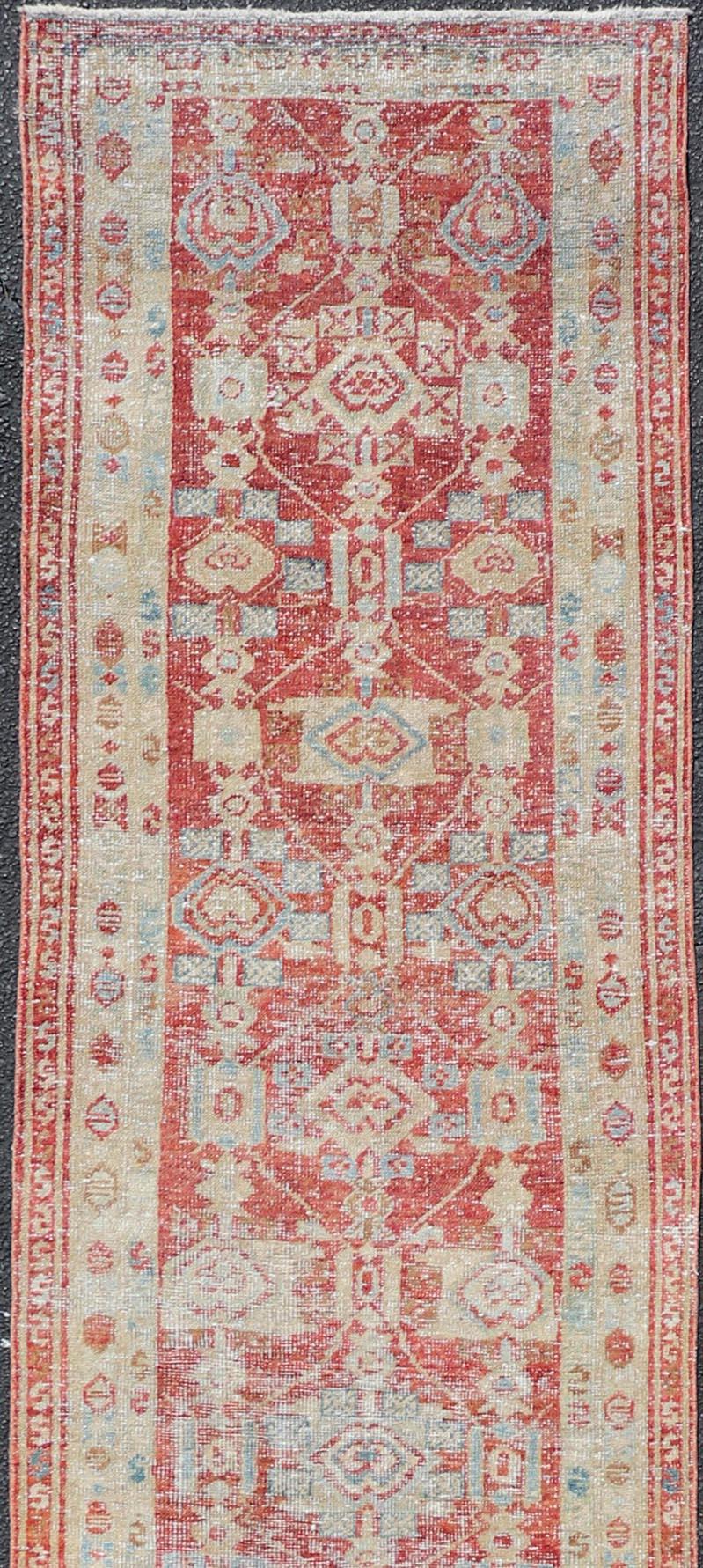 Antiker persischer Heriz-Läufer aus den 1910er Jahren mit satten Farben und kompliziertem Design im Angebot 3