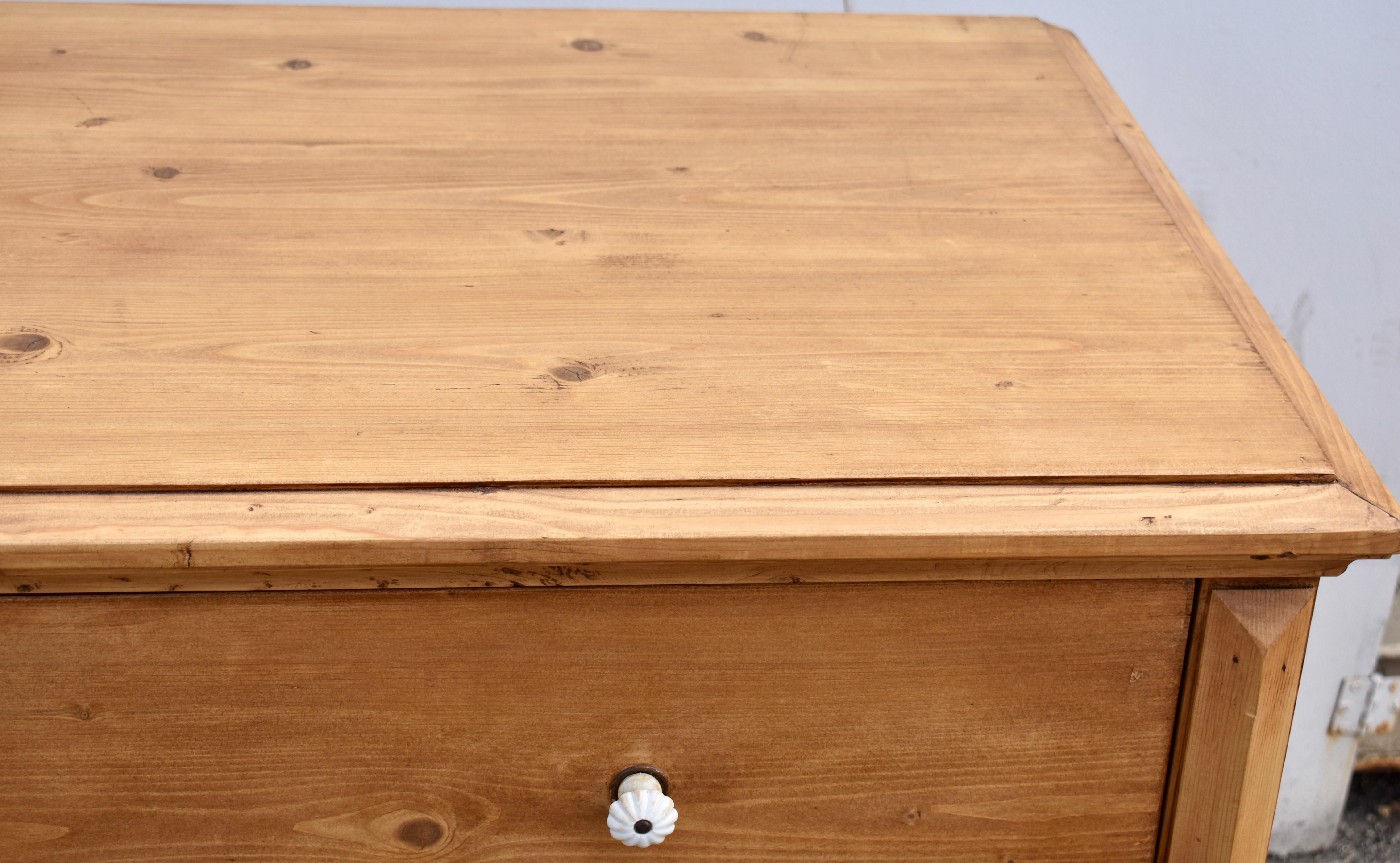 Long Pine Chest of Three Drawers 6