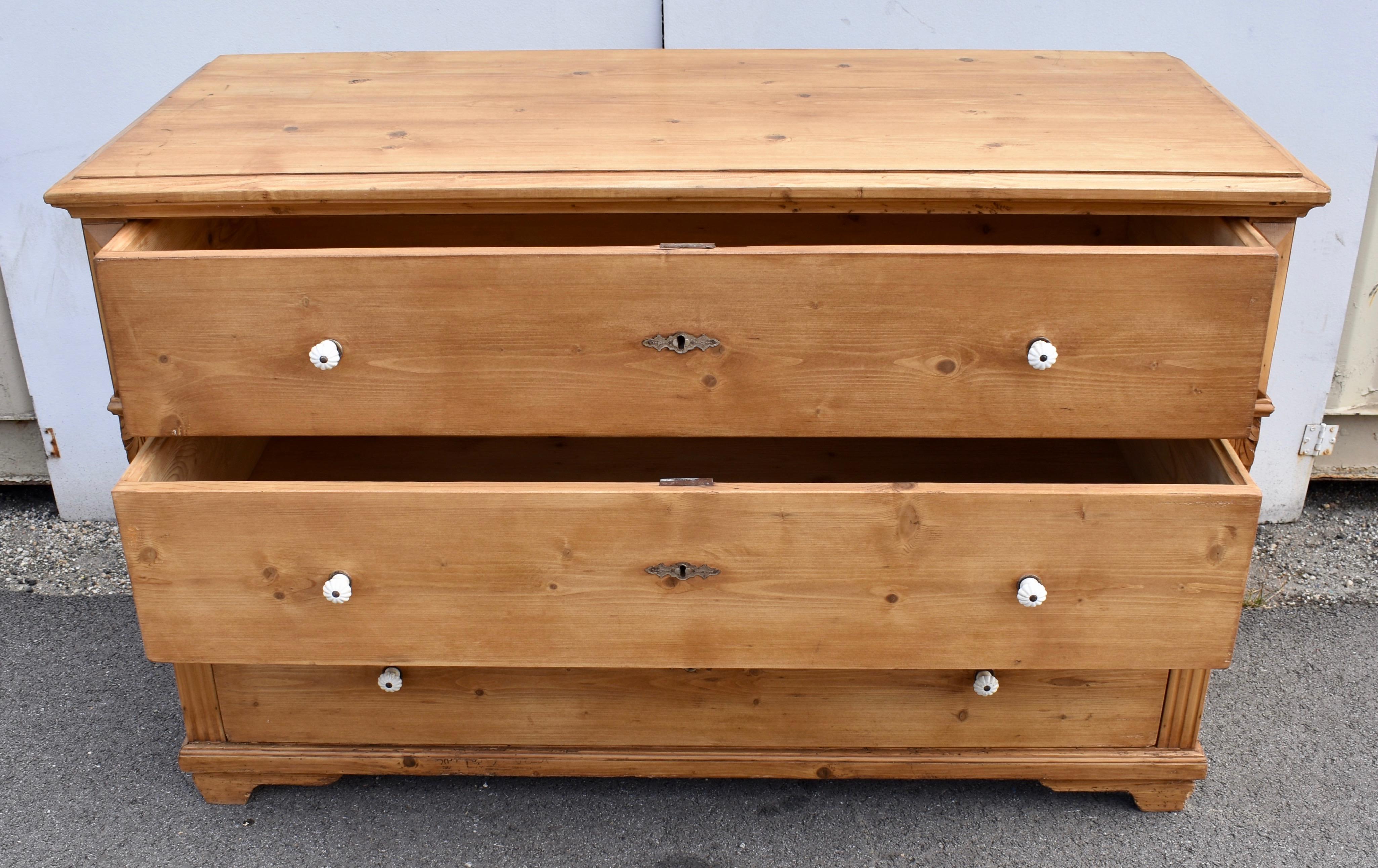Long Pine Chest of Three Drawers 8
