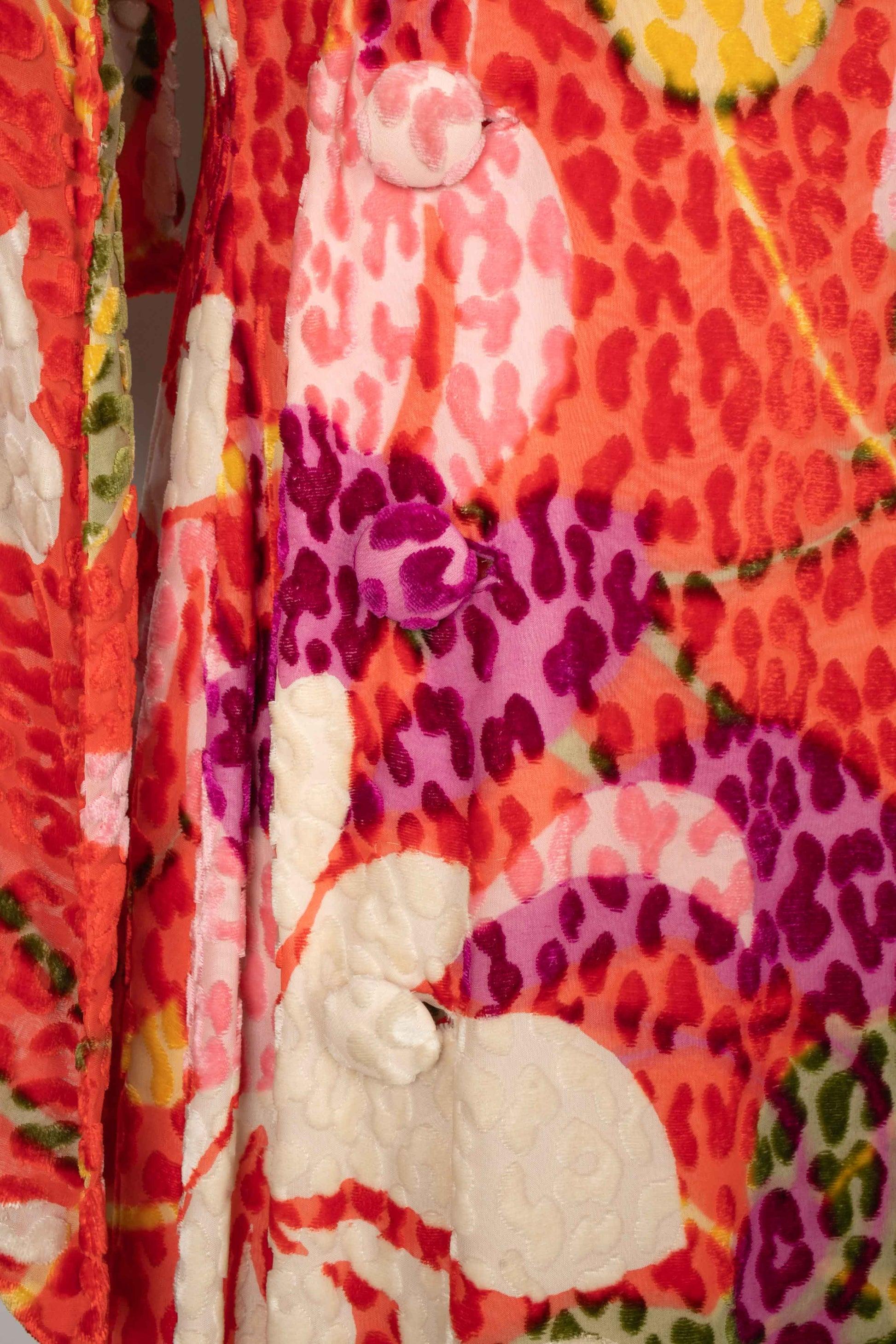Robe longue en velours dévoré polychrome, 1970 en vente 2