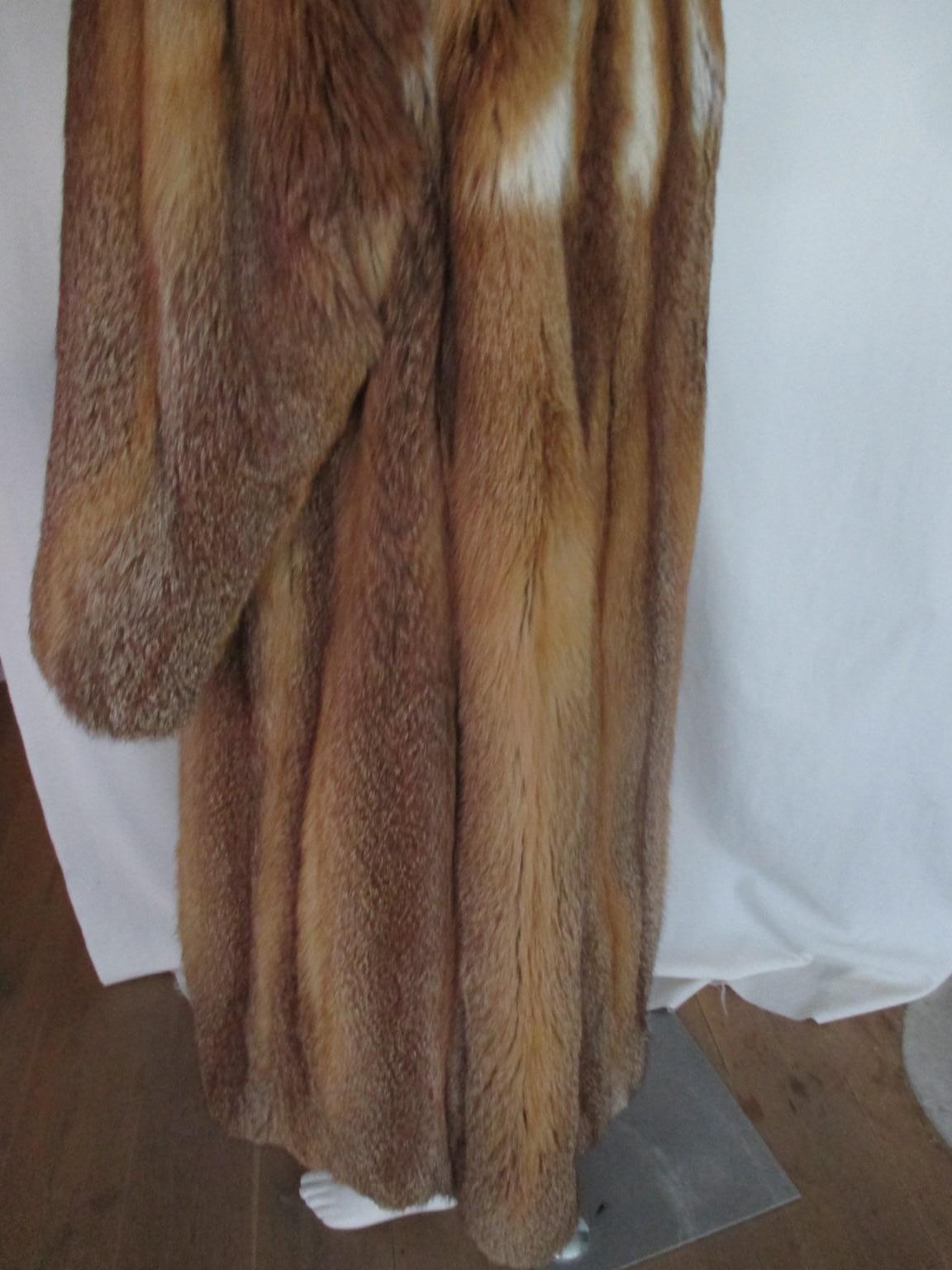 Manteau long en fourrure de renard rouge Unisexe en vente
