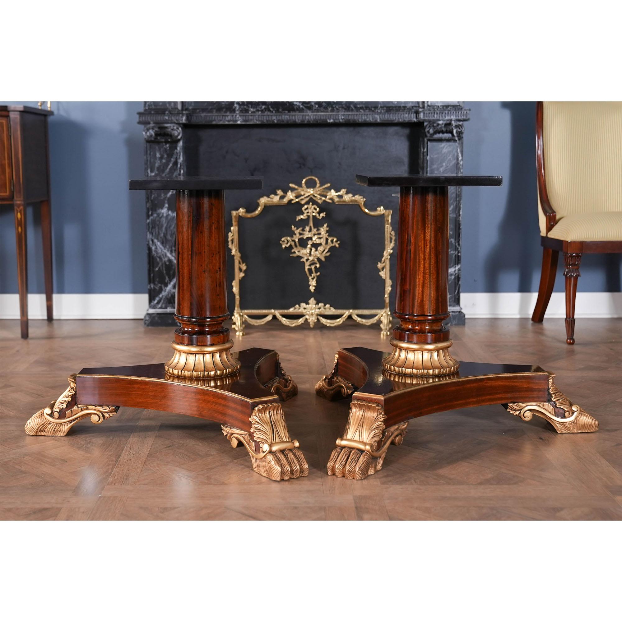 Acajou Longue table de salle à manger Regency en acajou en vente