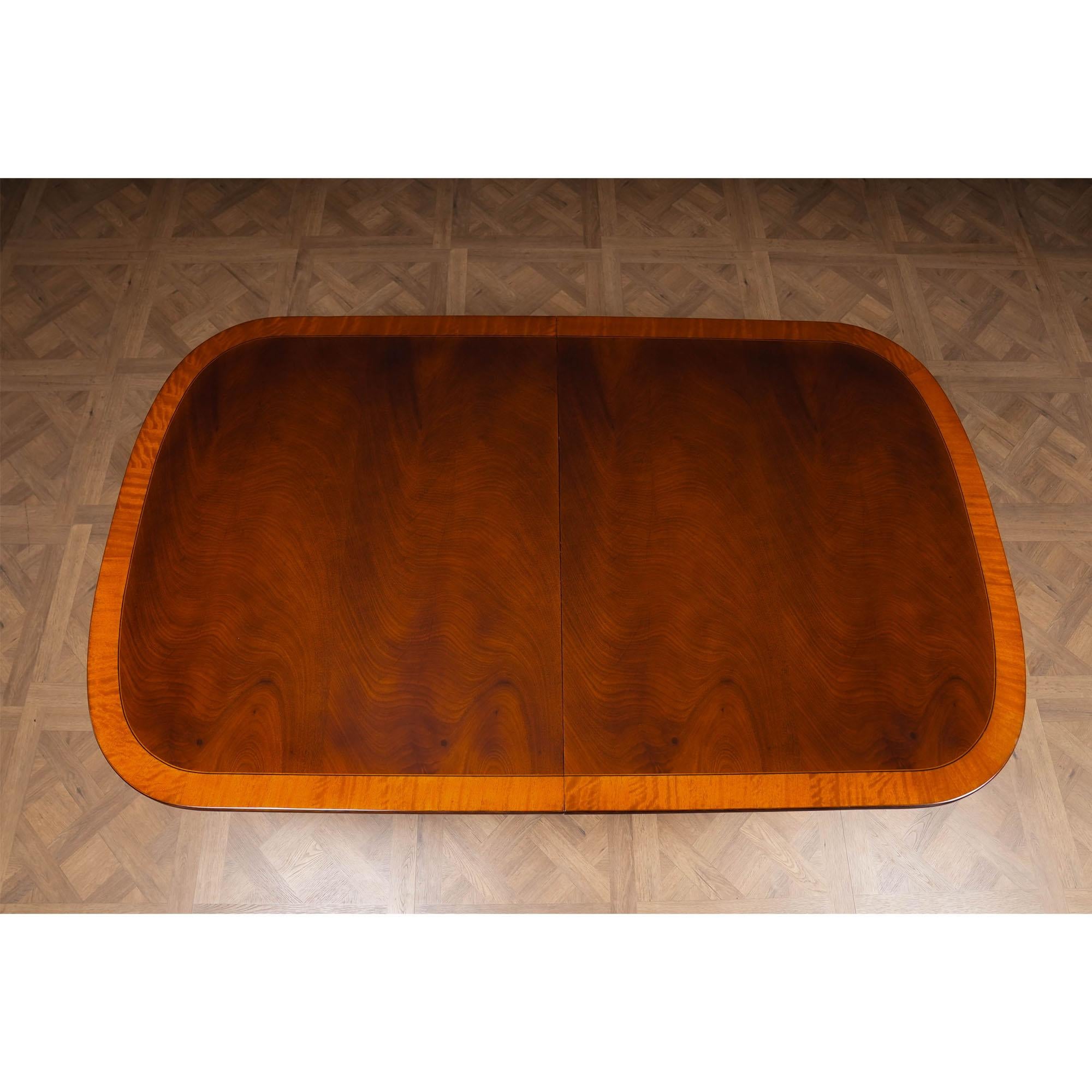 Longue table de salle à manger Regency en acajou en vente 1