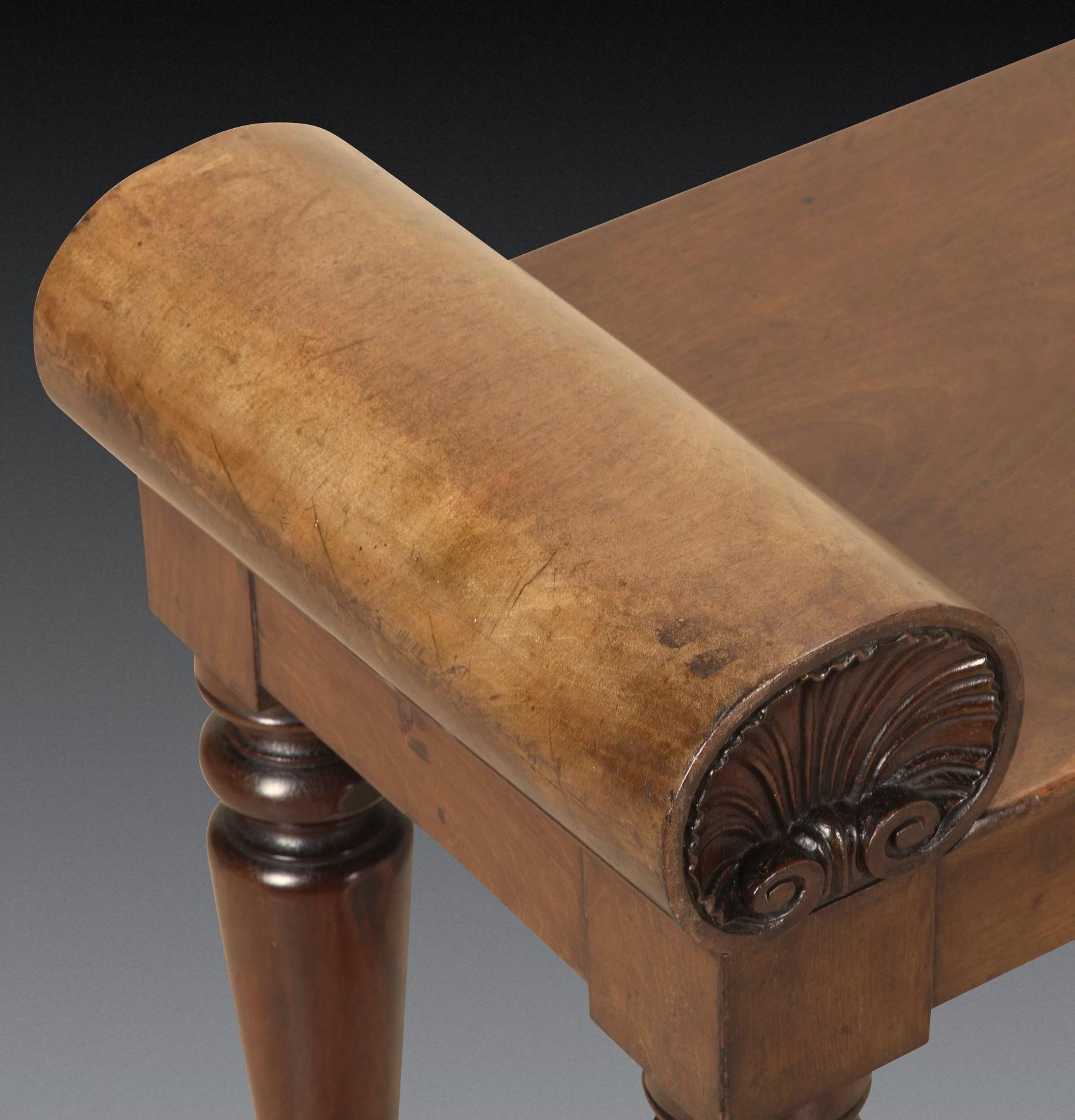 Long Regency Mahogany Hall Bench Excellent état - En vente à Shipston-On-Stour, GB