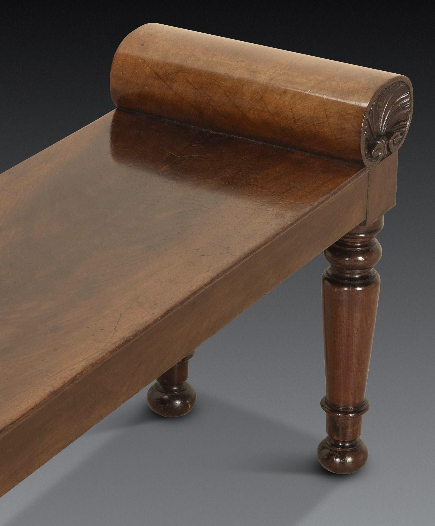 Acajou Long Regency Mahogany Hall Bench en vente