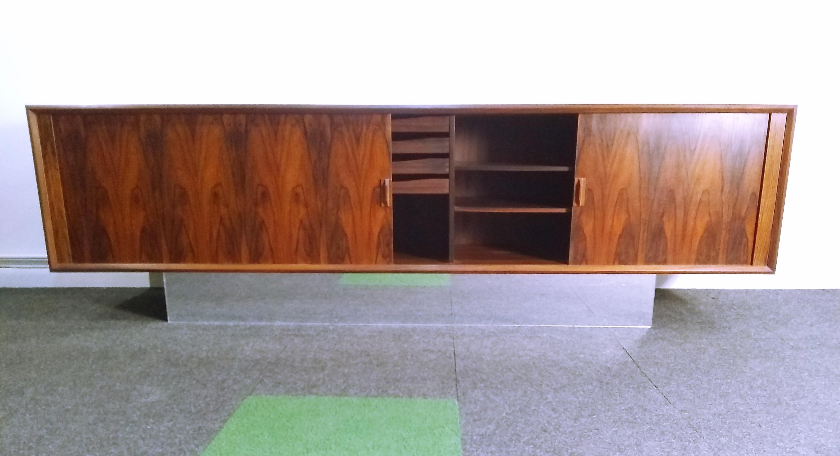 Long Rosewood Credenza by Ib Kofod-Larsen for Faarup Møbelfabrik In Good Condition In Denver, CO