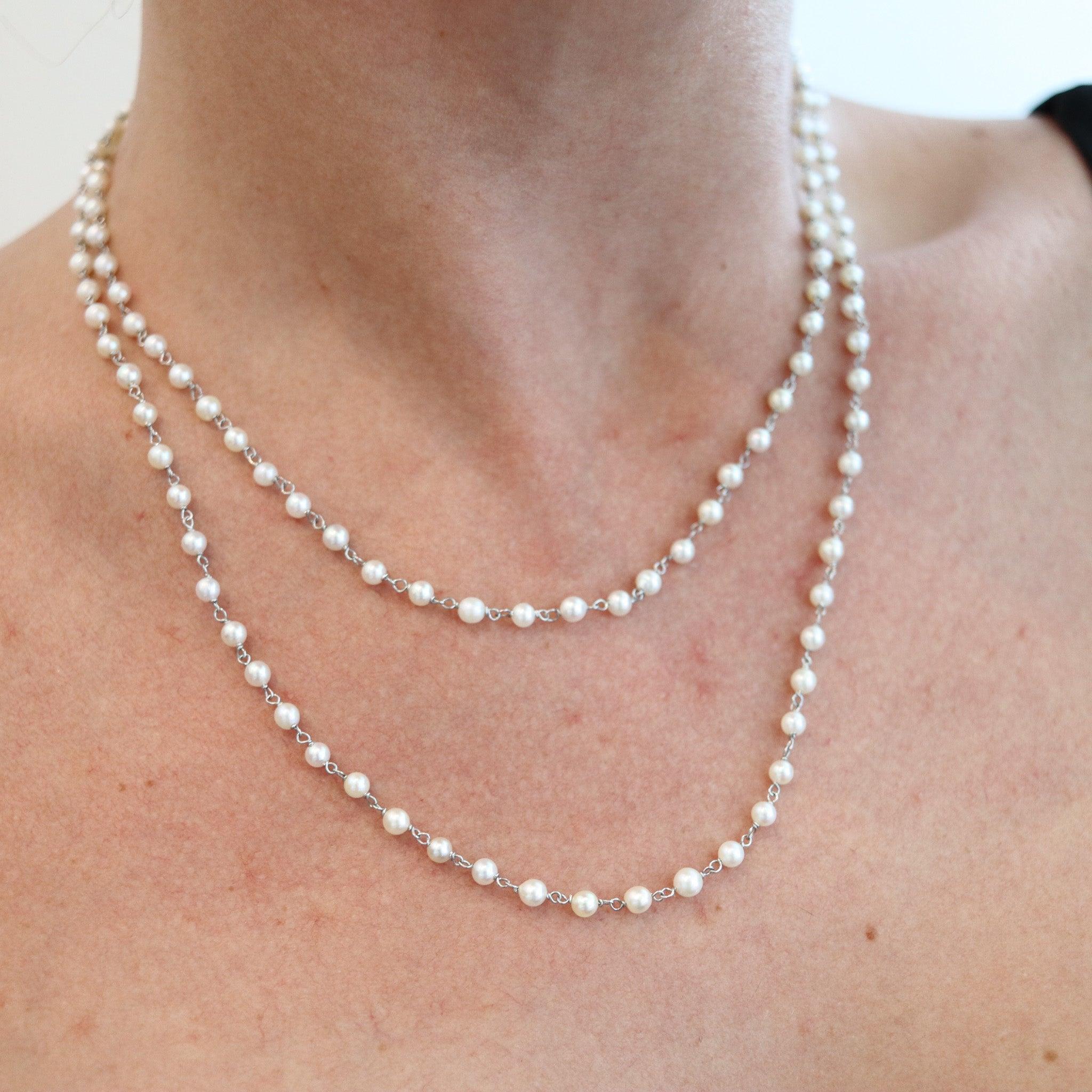 Art Deco LONG SAUTOIR Vintage Necklace In Platinum with Graduated White Pearls For Sale