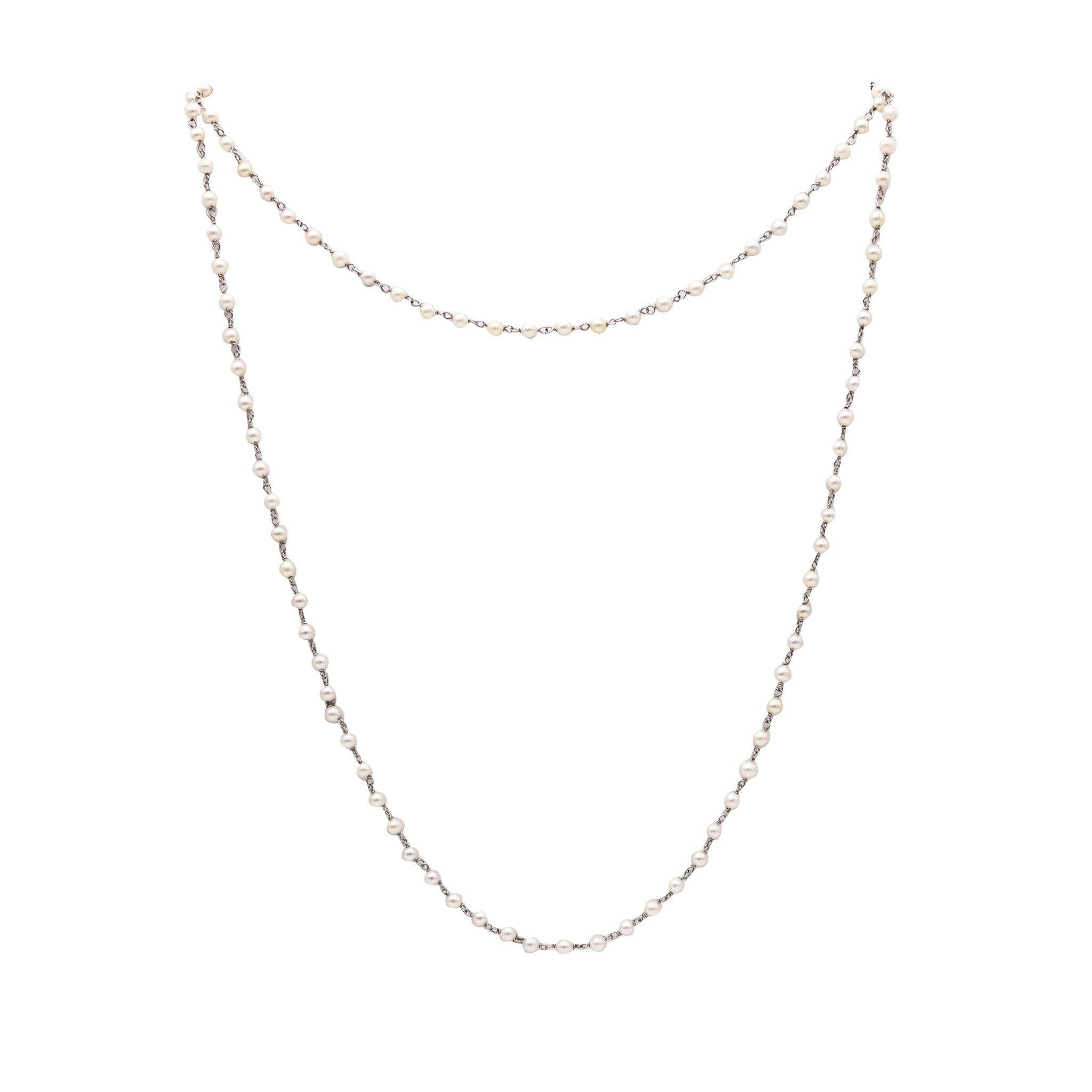 LONG SAUTOIR Vintage Necklace In Platinum with Graduated White Pearls For Sale 2