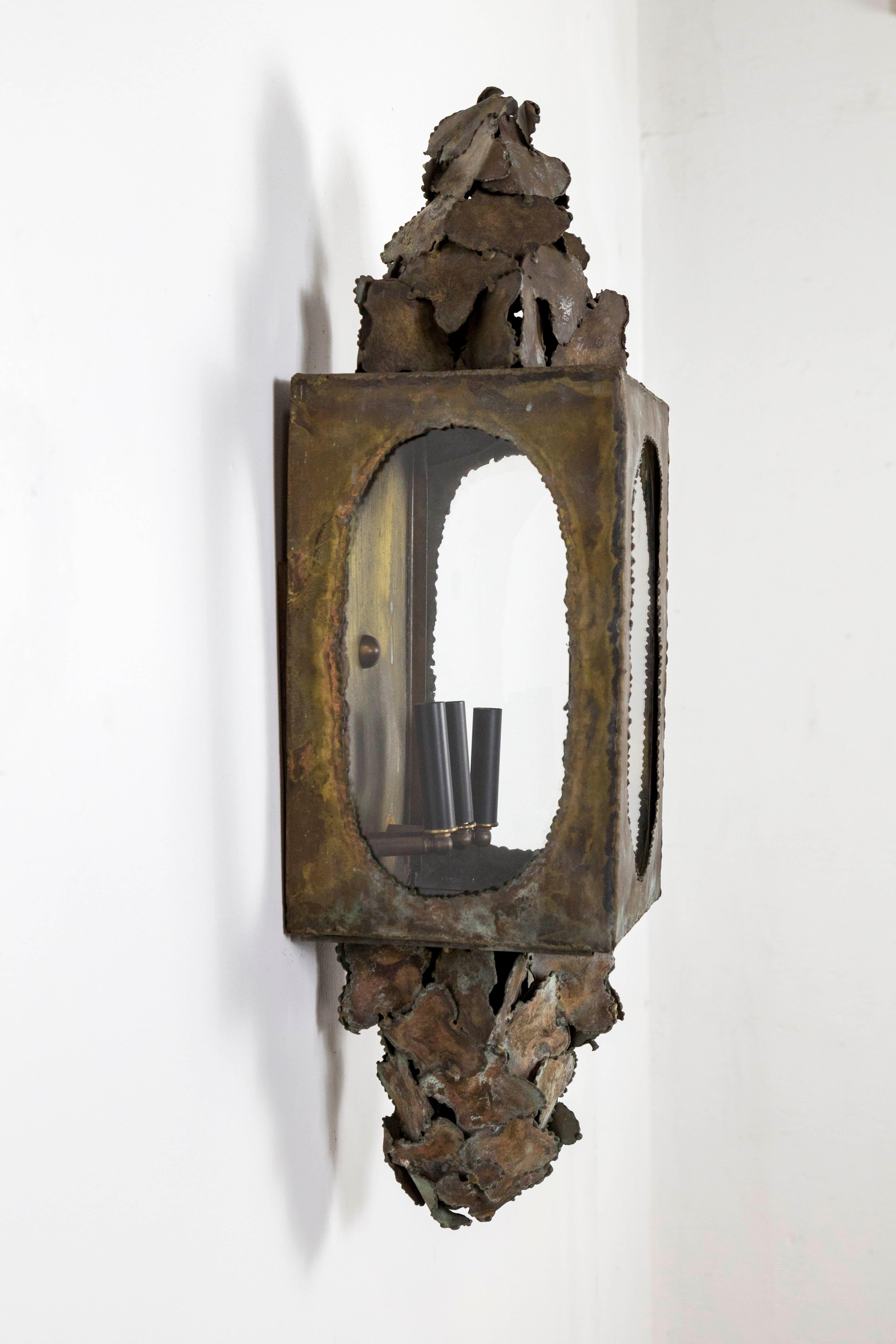 Long Sculptural Brutalist Brass Sconce by Tom Greene In Good Condition In San Francisco, CA