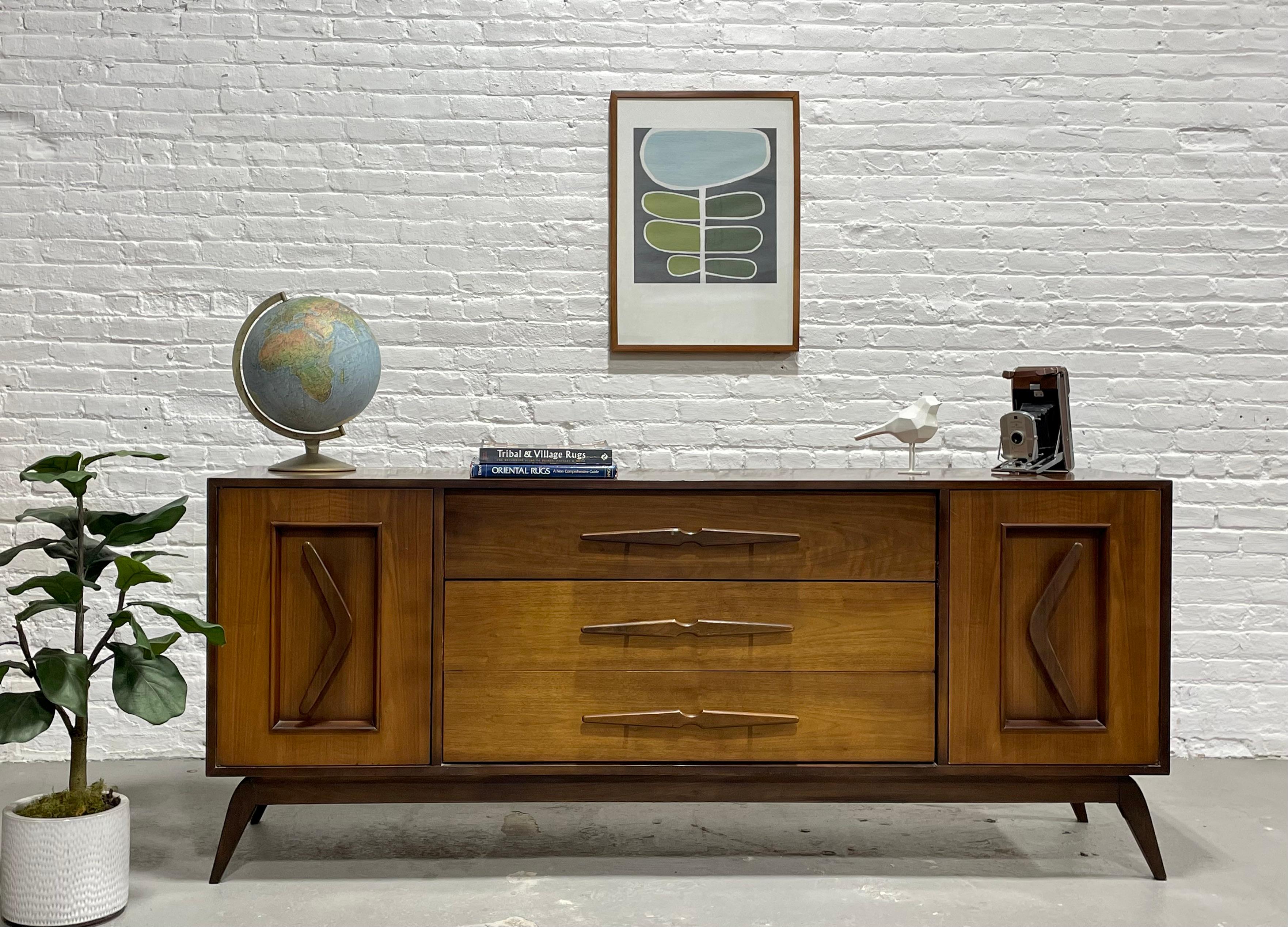 Long + Sexy Mid-Century Modern Sculpted Dresser / Sideboard, circa 1960s For Sale 1