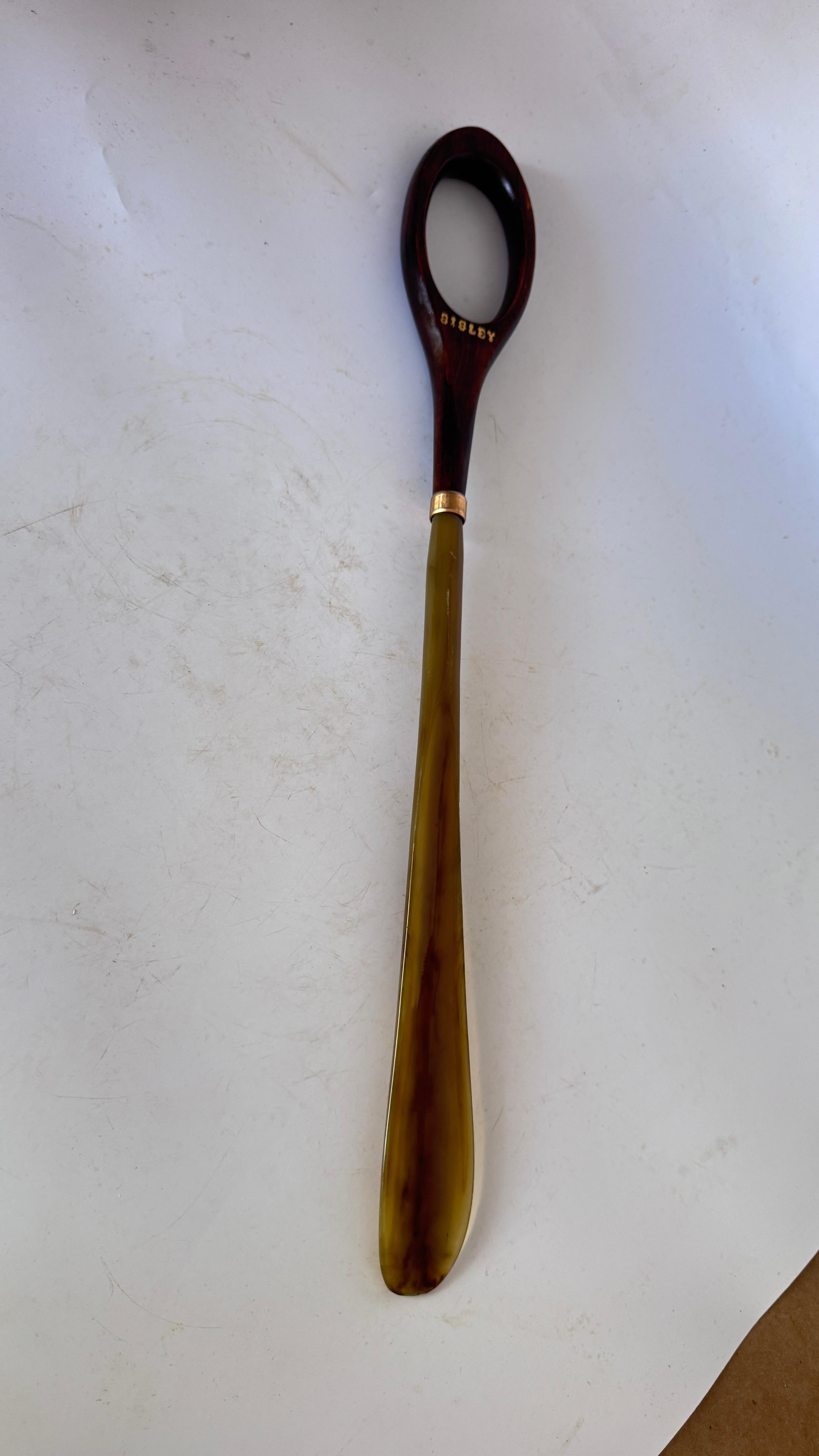 Langer Schuhlöffel aus Holz und Horn - französisches Handwerk - 1970er Jahre (Französisch) im Angebot