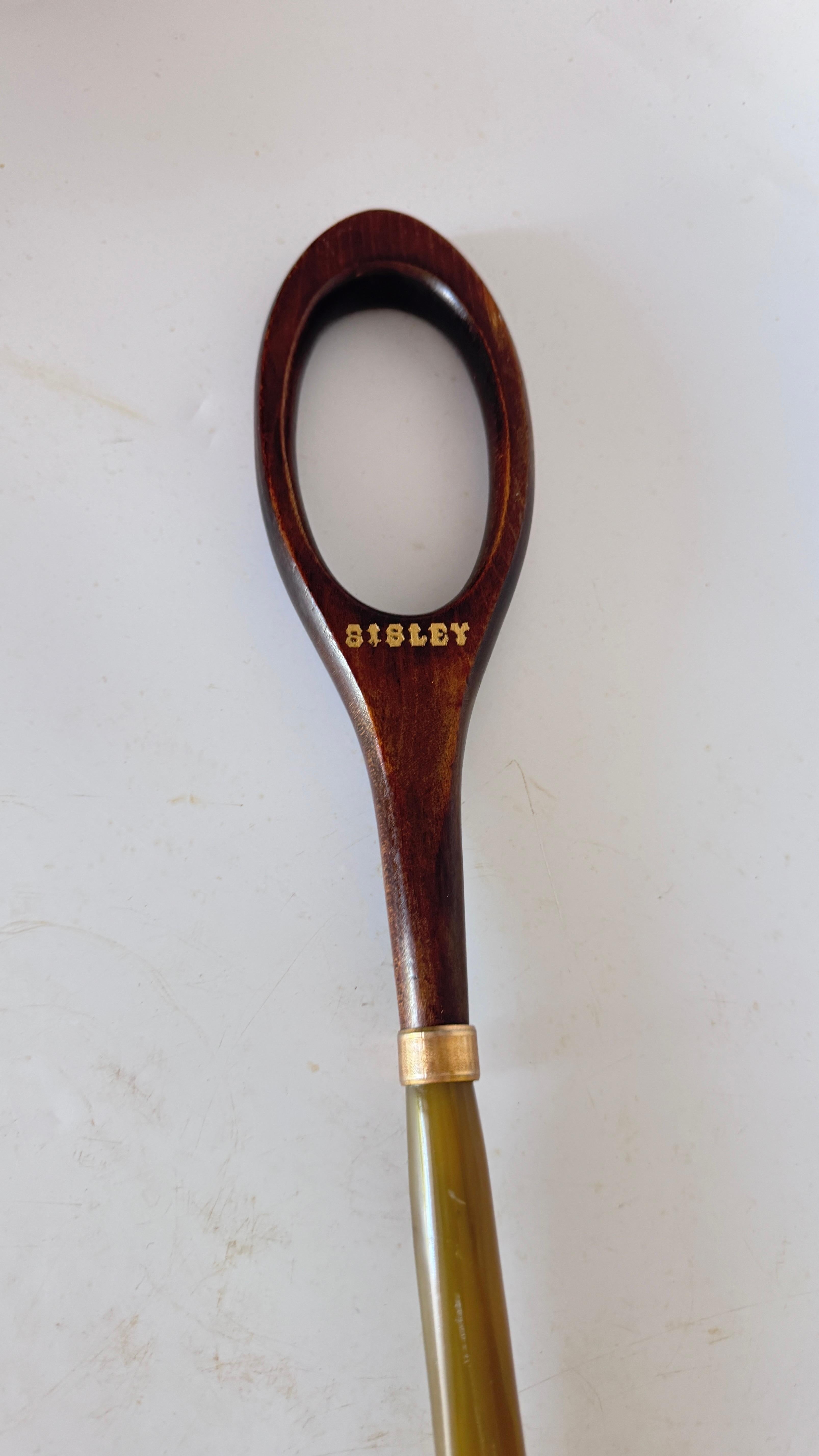Langer Schuhlöffel aus Holz und Horn - französisches Handwerk - 1970er Jahre (Ende des 20. Jahrhunderts) im Angebot