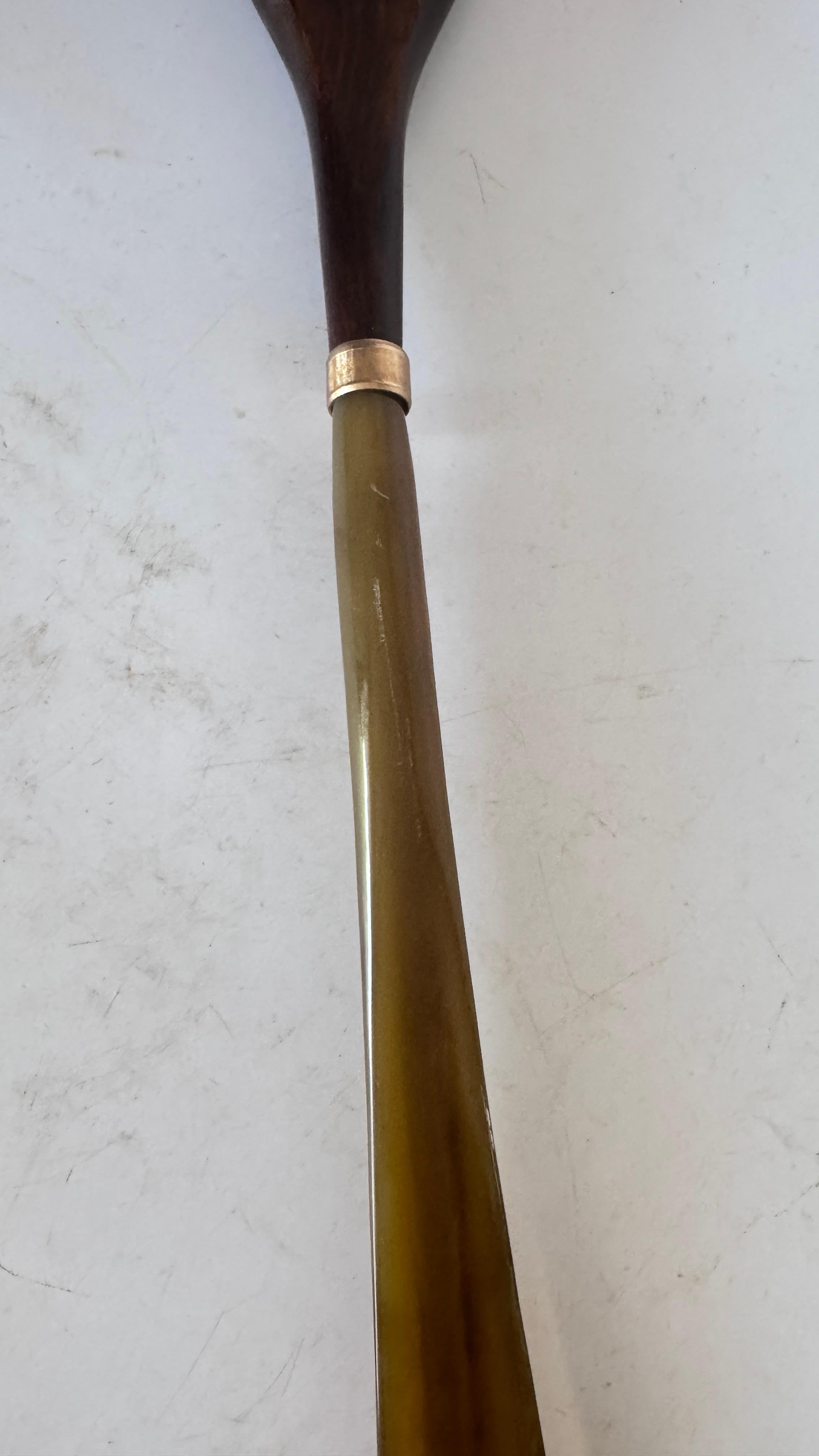 Langer Schuhlöffel aus Holz und Horn - französisches Handwerk - 1970er Jahre im Angebot 2