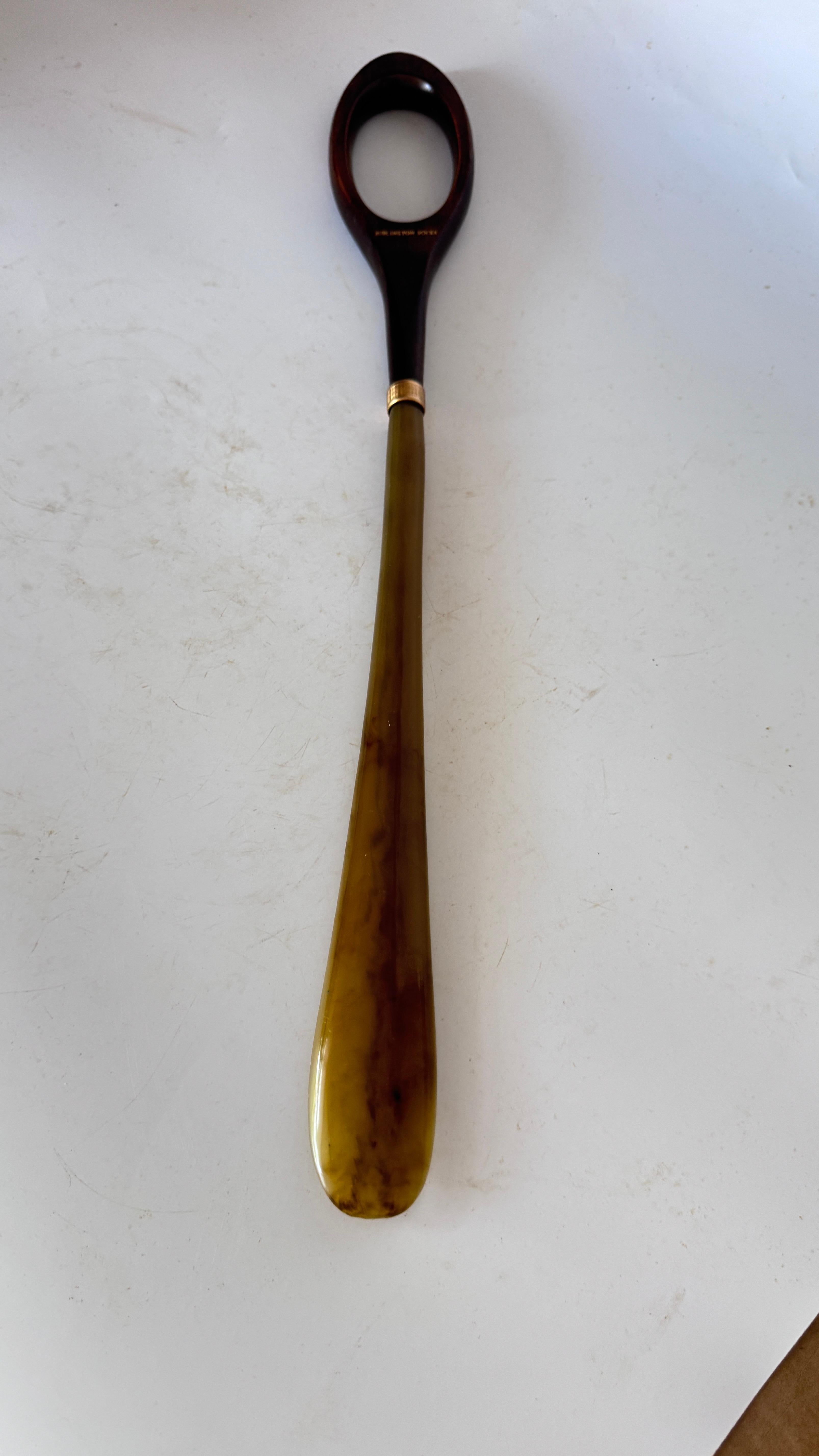 Langer Schuhlöffel aus Holz und Horn - französisches Handwerk - 1970er Jahre im Angebot 4