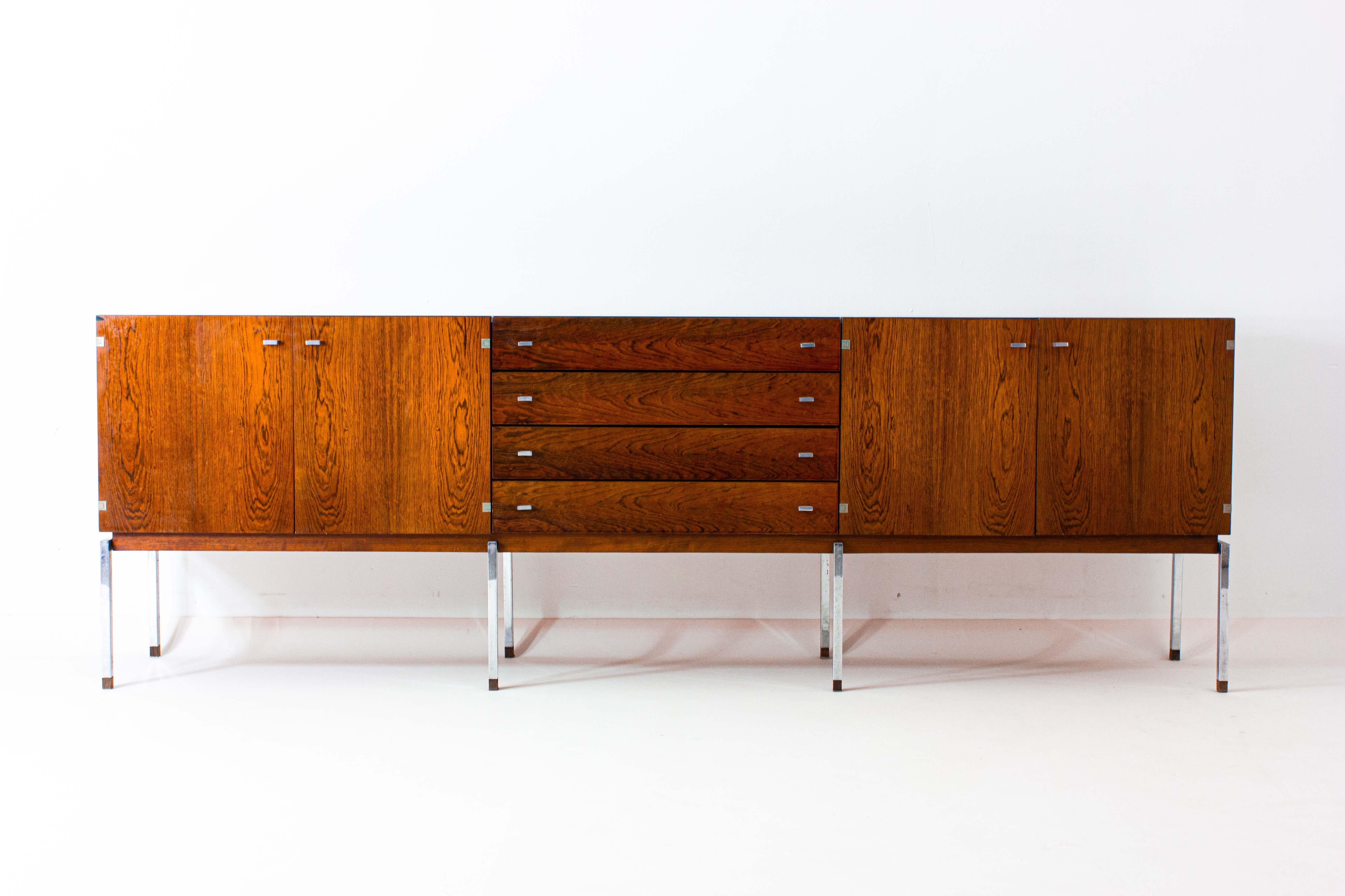 Long Sideboard in Rosewood and Chrome, Belgium 1960s In Good Condition In Antwerpen, VAN