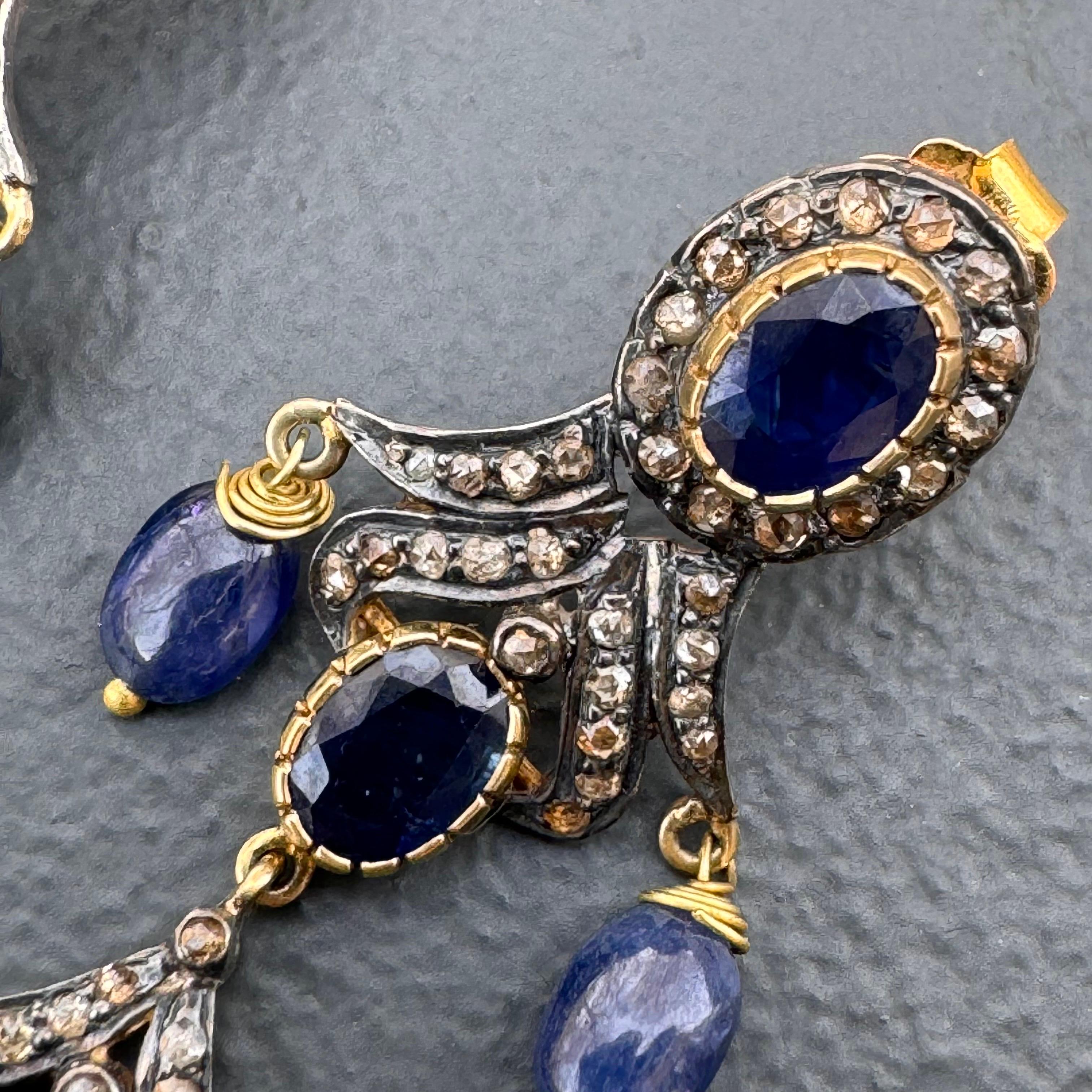 Lange Silber 14k Gelbgold Diamant-Saphir-Ohrringe für Damen oder Herren im Angebot