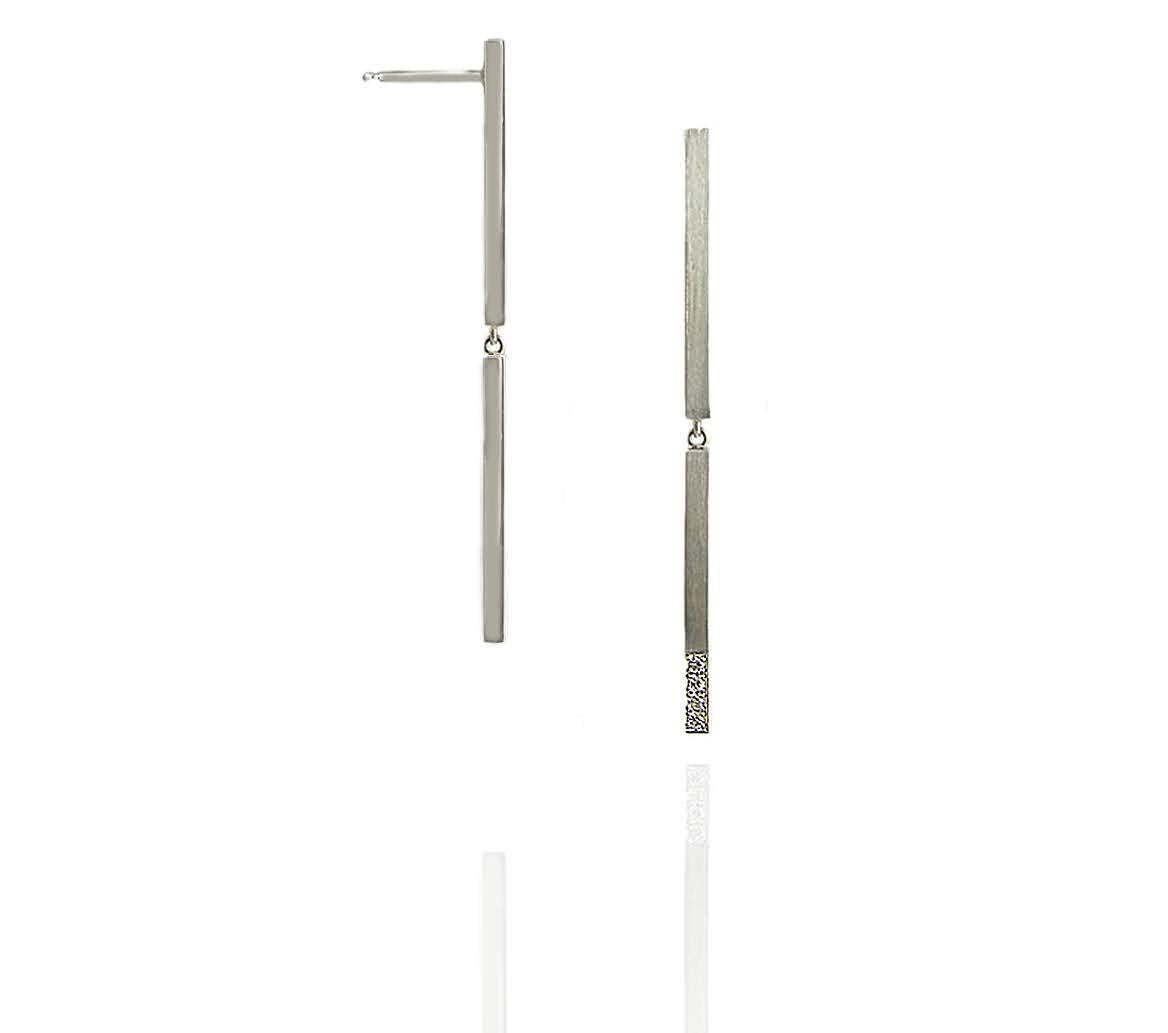 Lange silberne Bar-Tropfen-Ohrringe mit weißem Saphir Pavé (Zeitgenössisch) im Angebot