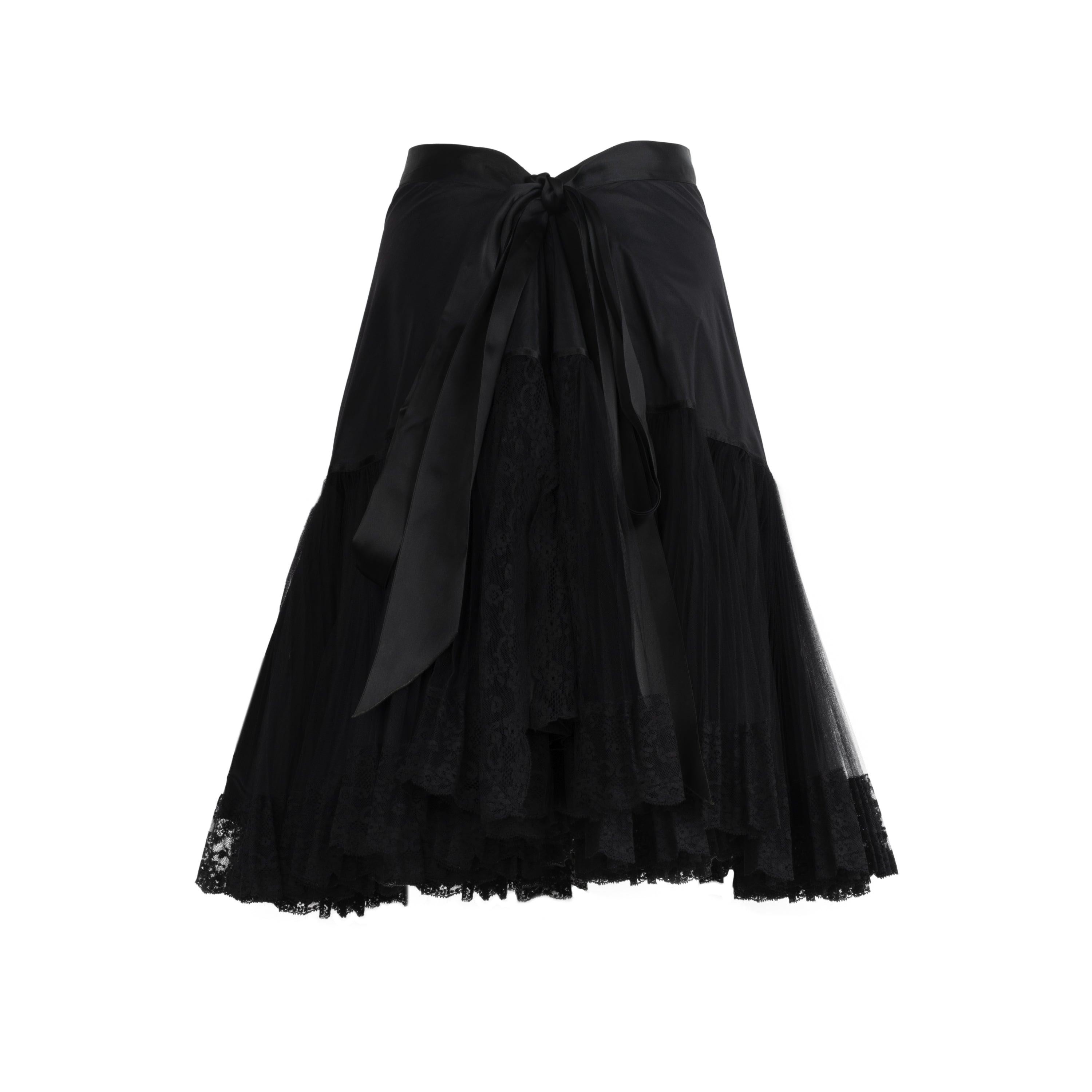 Gianfranco Ferré black skirt. Long skirt decorated with lace and tulle.
 Waist:35;Total Length:70