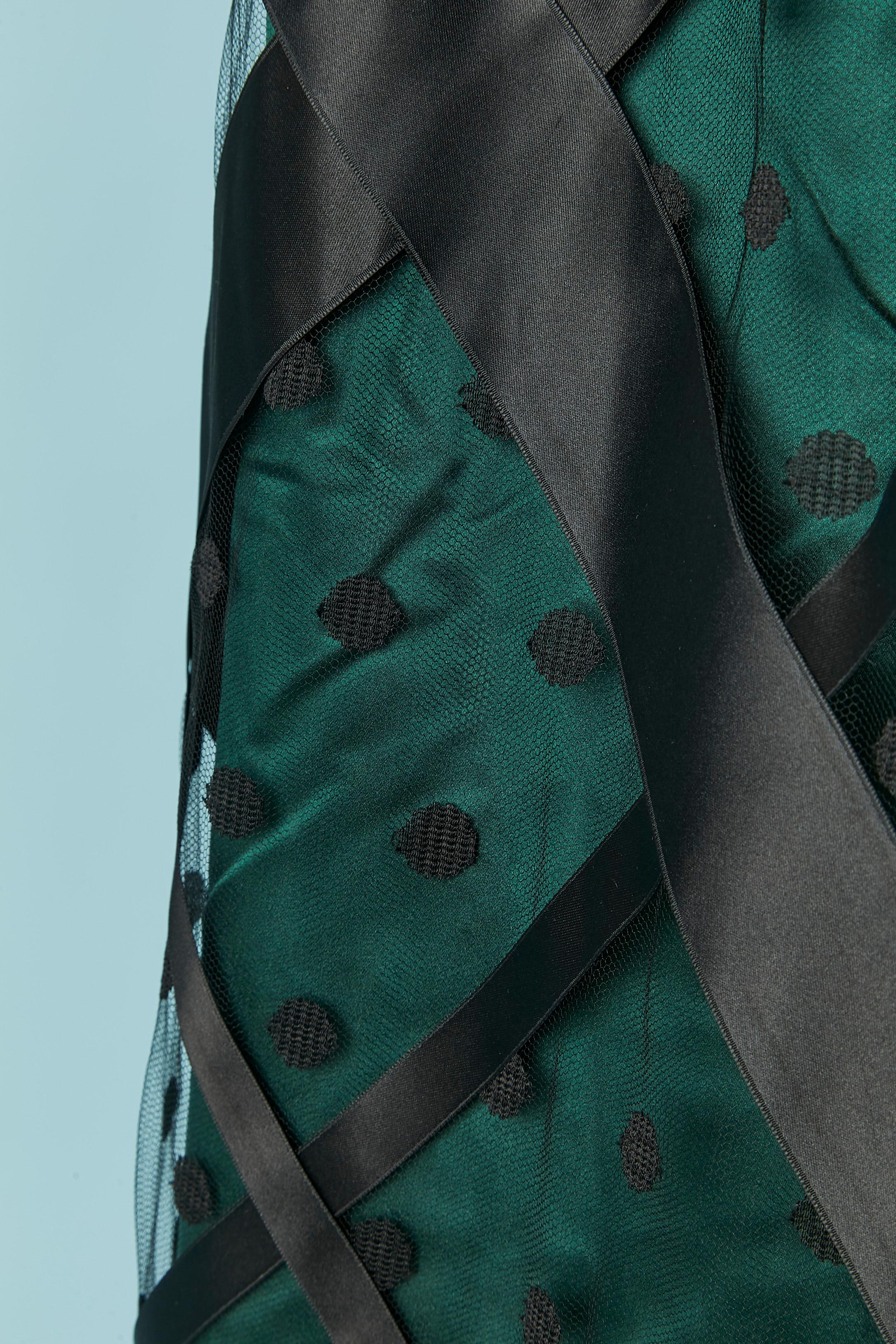 Long skirt in green satin, tulle and black ribbon appliqué Gianfranco FERRE In Excellent Condition For Sale In Saint-Ouen-Sur-Seine, FR