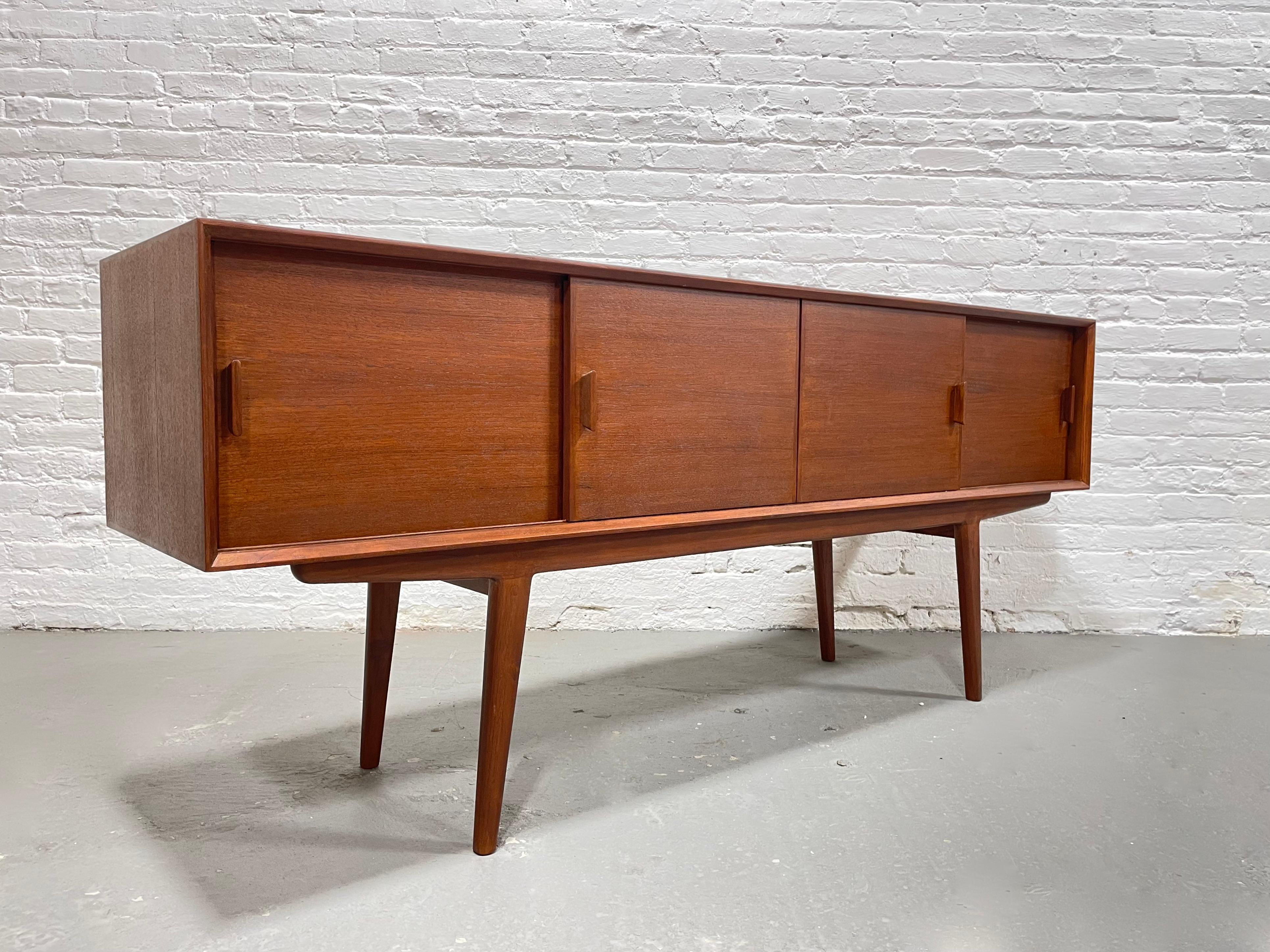 LONG + Sleek Handmade Mid Century MODERN styled CREDENZA media stand In New Condition For Sale In Weehawken, NJ