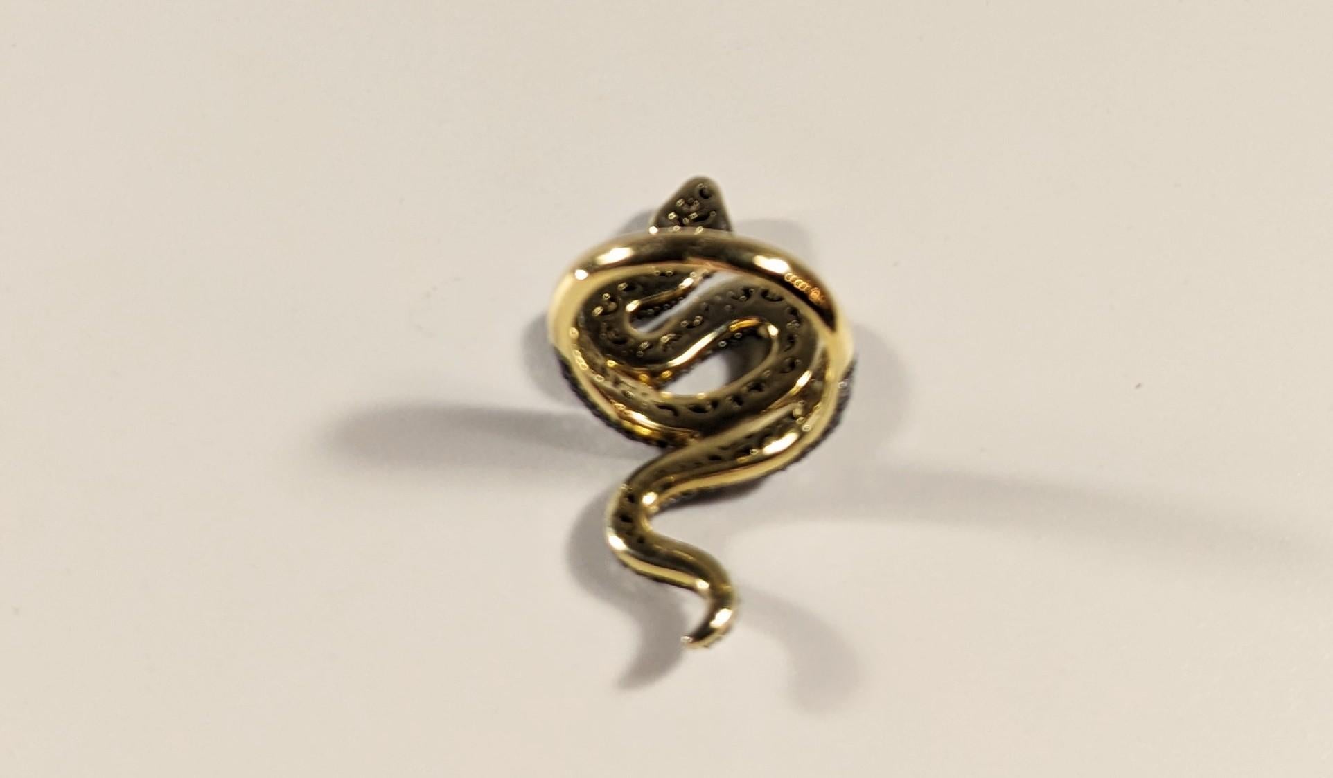 Anello Long Snake con diamanti e zavoriti  in oro e argento 18 carati In condizioni Nuovo in vendita a Bilbao, ES