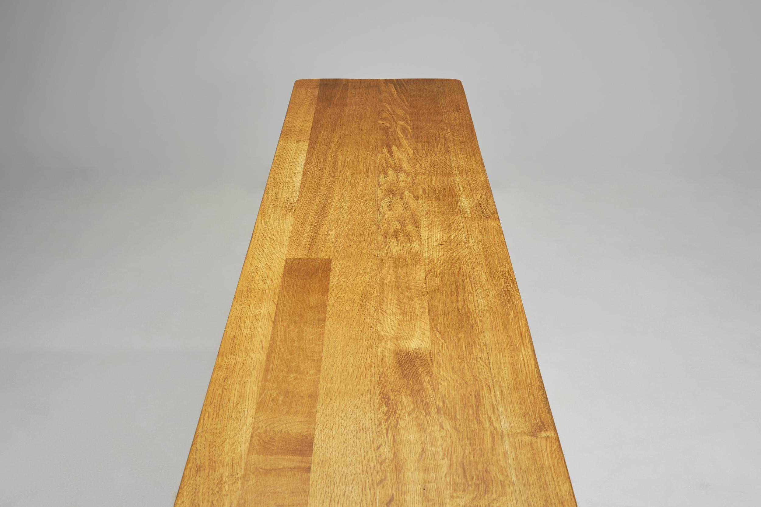 Langes spanisches brutalistisches Paneelschrank aus Eiche, Spanien 1960er Jahre im Angebot 9