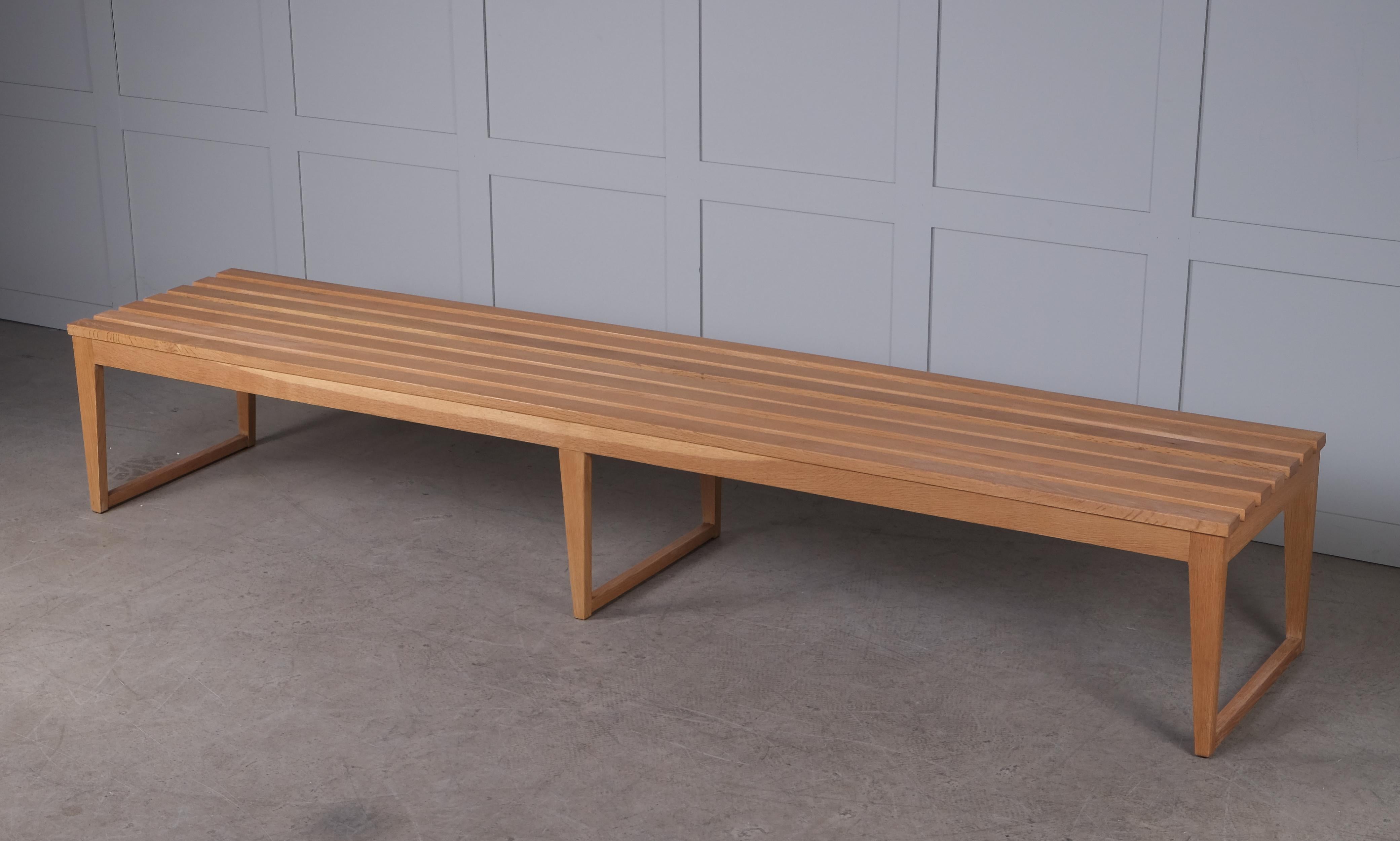 Long Swedish Bench / Side Table in Solid Oak, 1960s In Good Condition For Sale In Stockholm, SE
