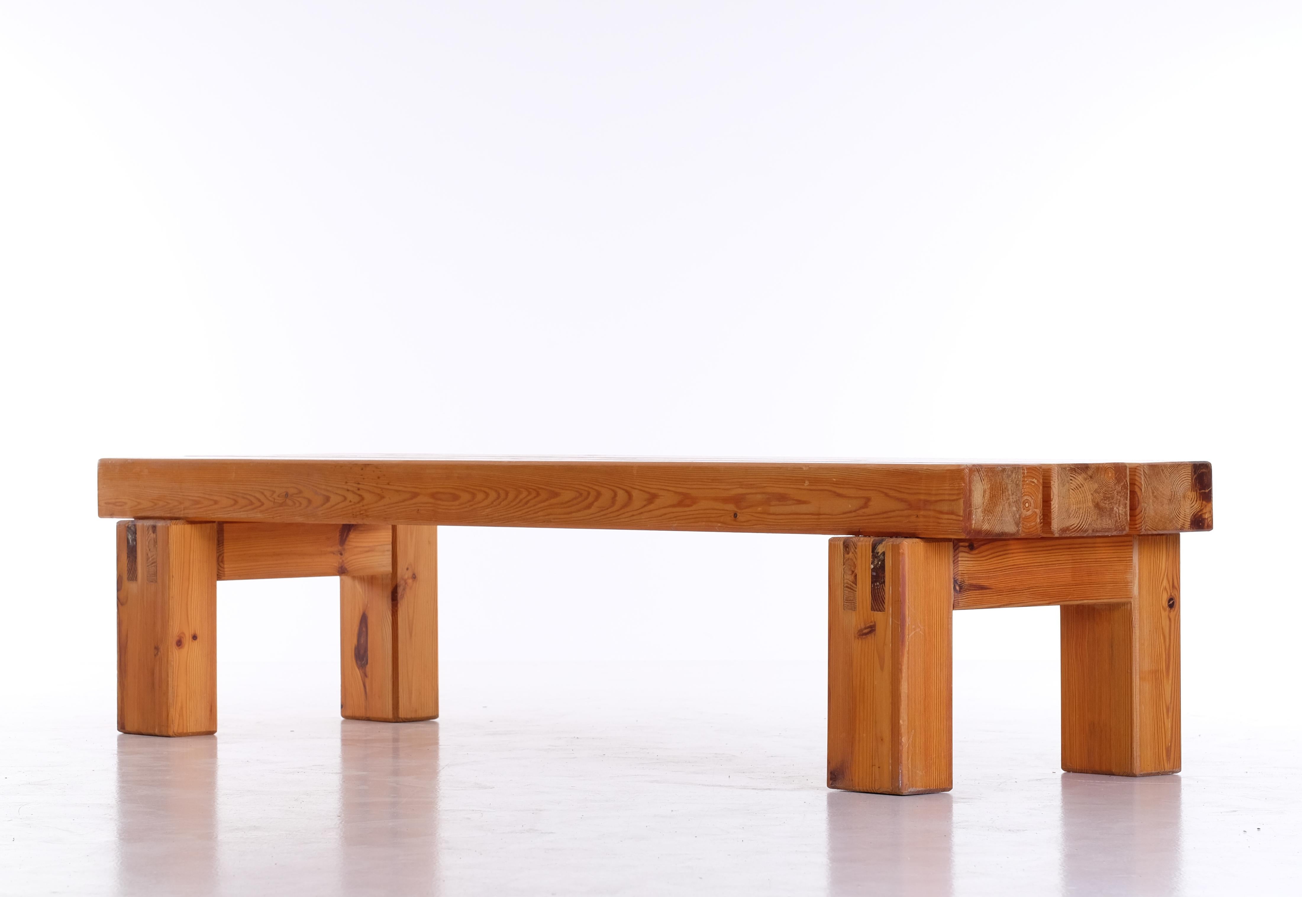 Long Swedish Bench / Side Table in solid pine, 1970s For Sale 2