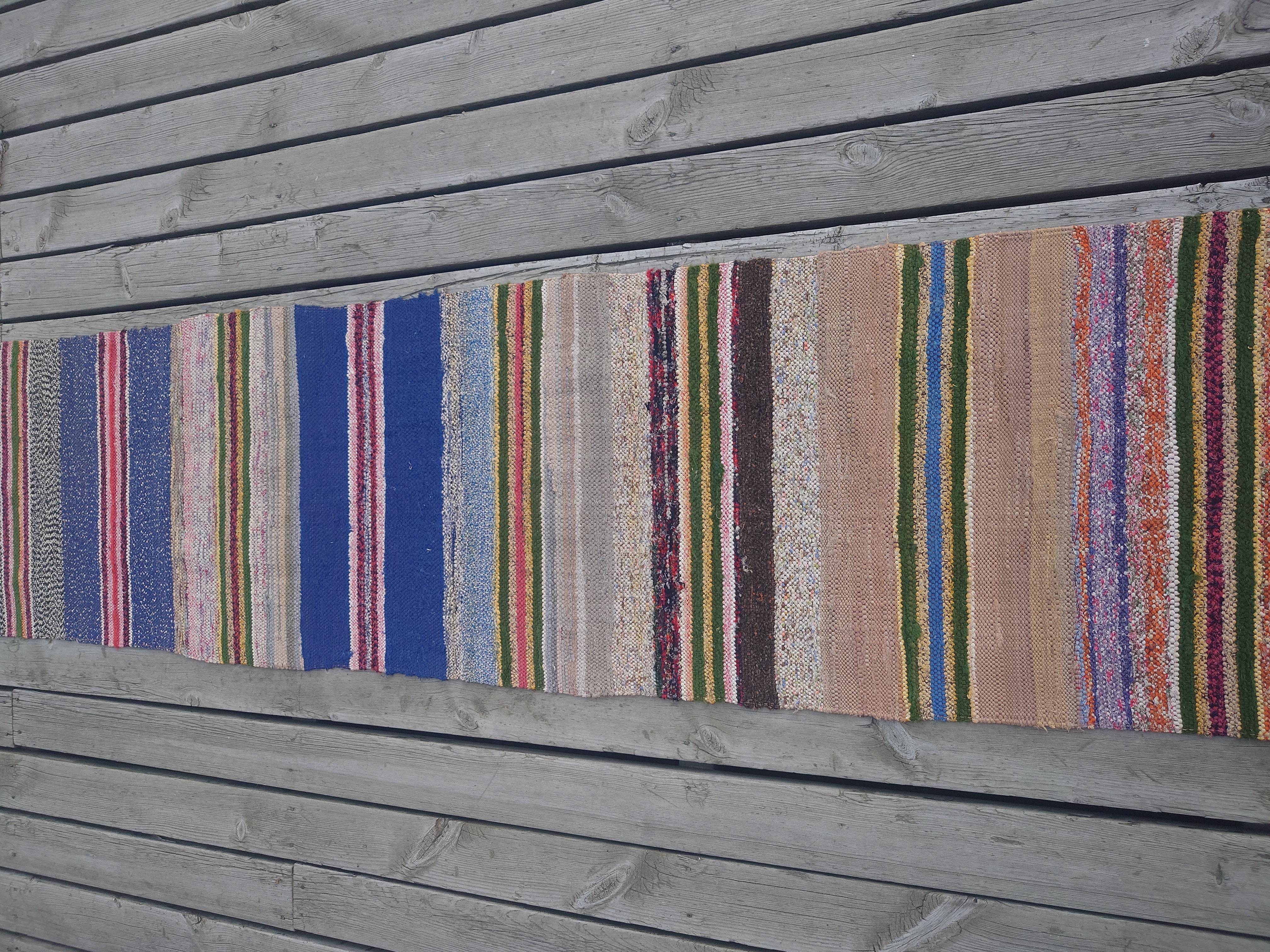 Long Swedish Rag rug In Good Condition For Sale In Boden, SE
