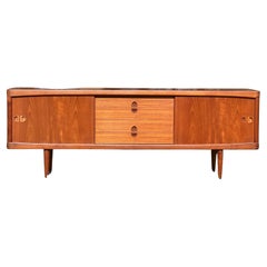 Langes Sideboard aus Teakholz von Bramin, hergestellt in Dänemark.